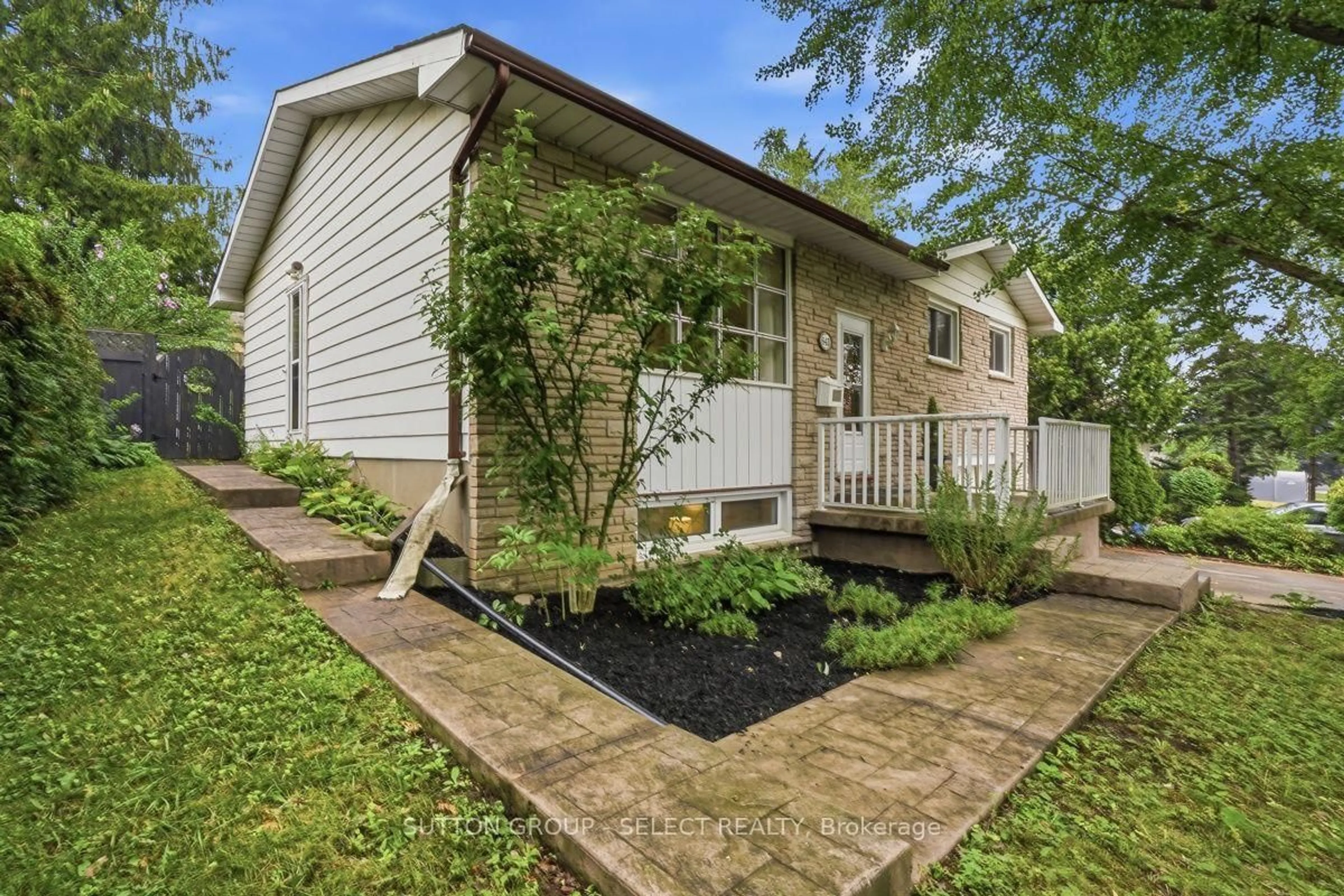 Unknown for 643 Widmore Dr, London South Ontario N6J 3A7
