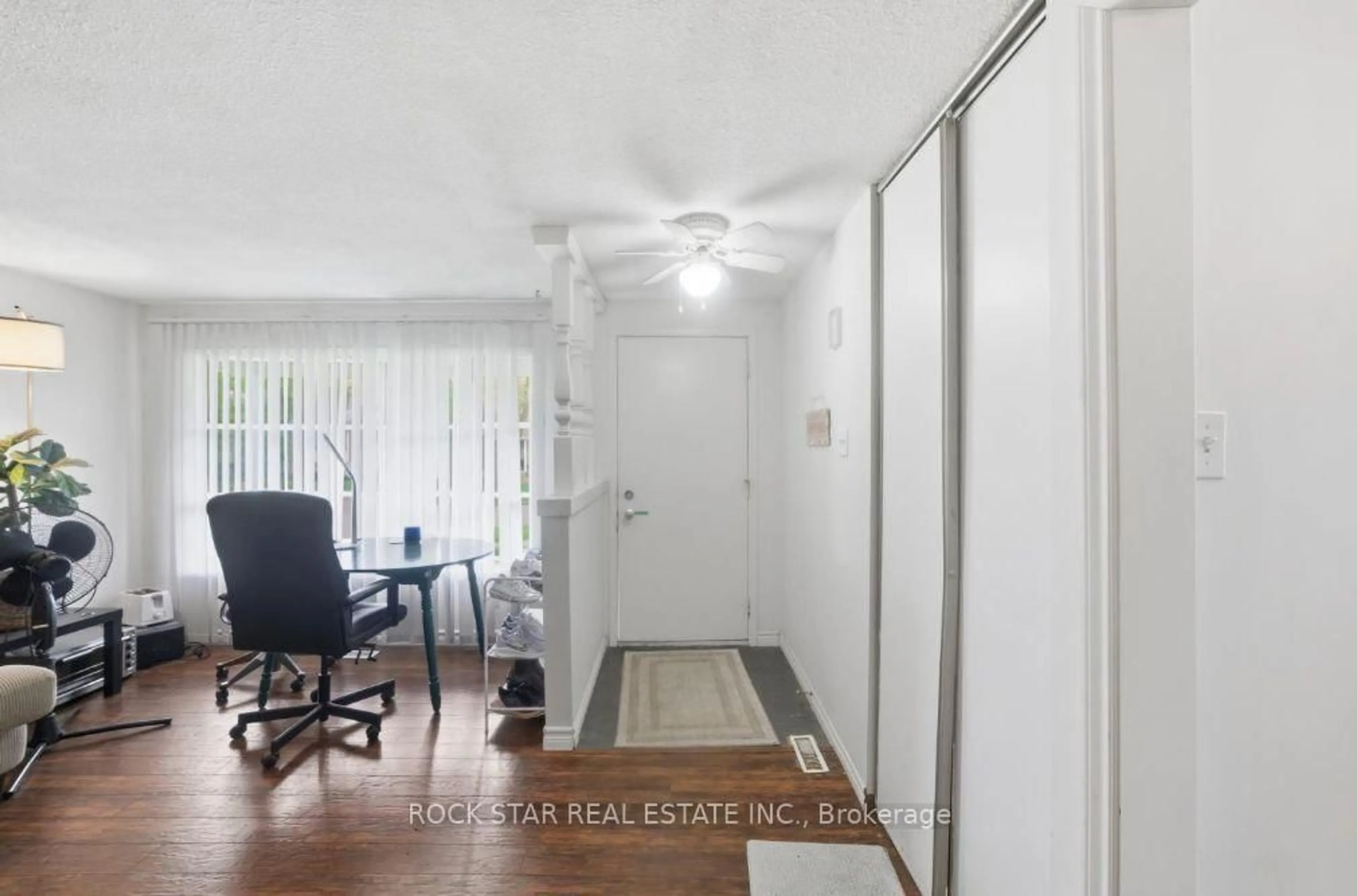 A pic of a room for 402 Midwood Cres, Waterloo Ontario N2L 5N5