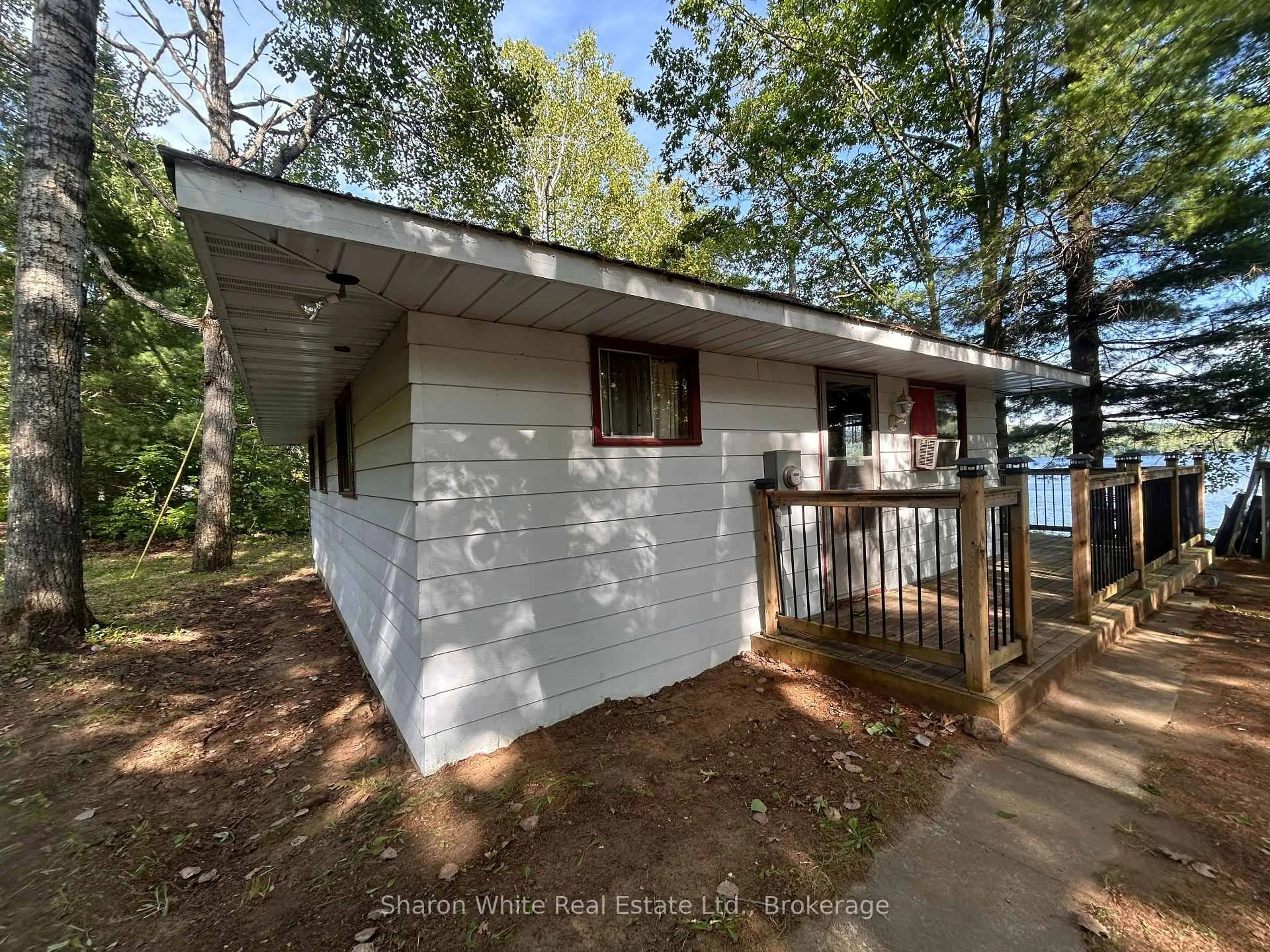 Home with vinyl exterior material, water/lake/river/ocean view for 15 Russell Cres, Bancroft Ontario K0L 1C0