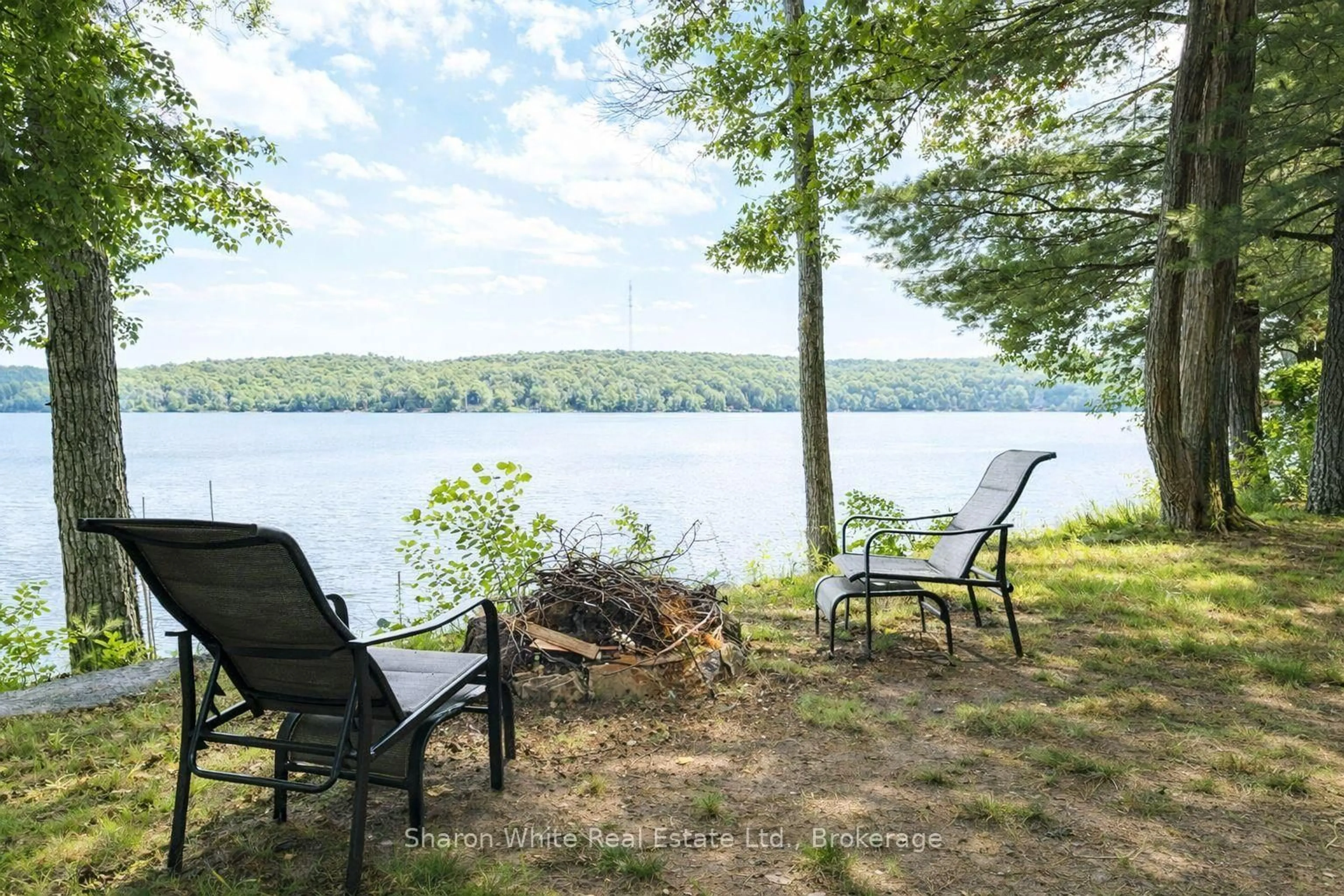 Patio, water/lake/river/ocean view for 15 Russell Cres, Bancroft Ontario K0L 1C0