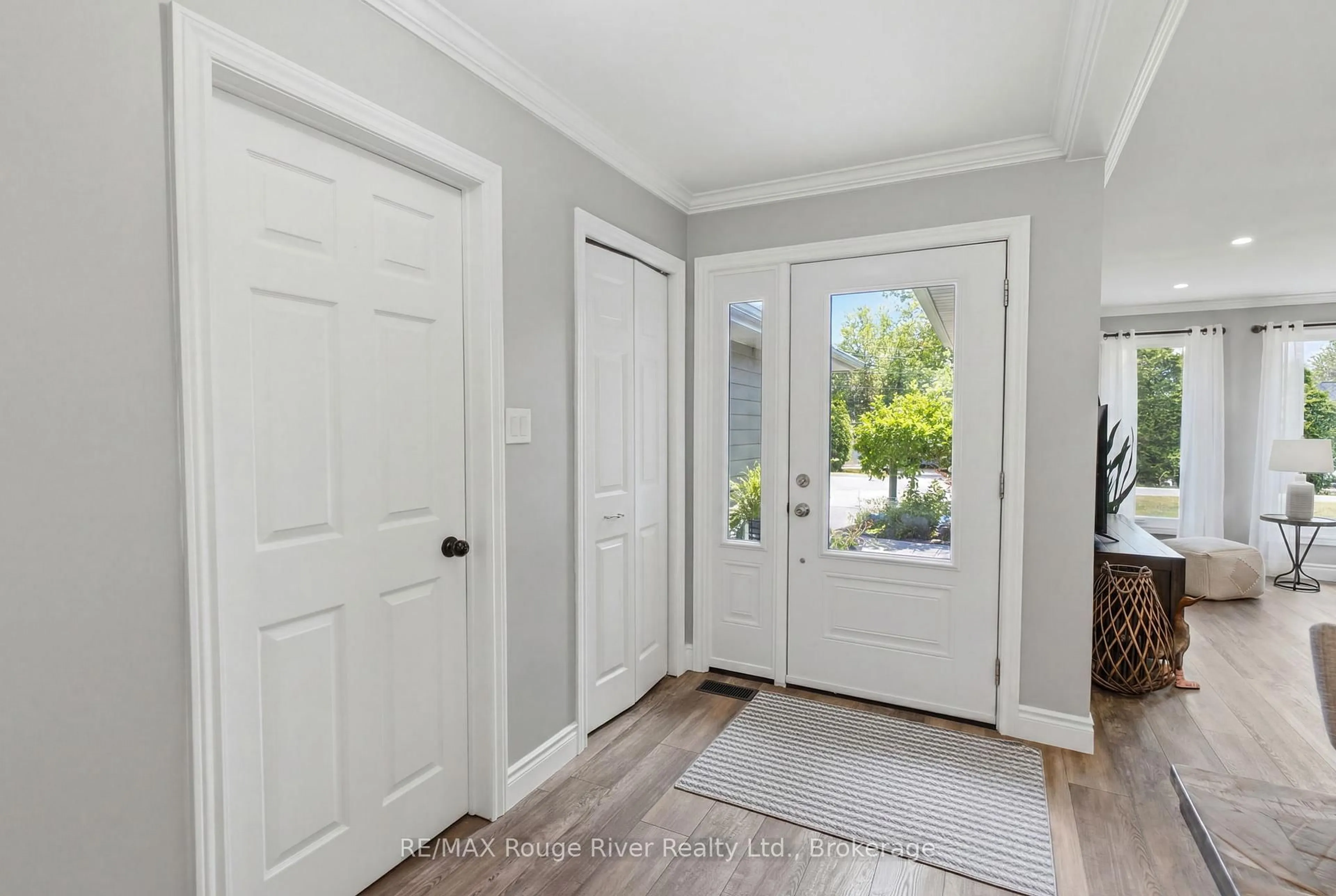 Indoor entryway for 257 Port Hoover Rd, Kawartha Lakes Ontario K0M 2C0