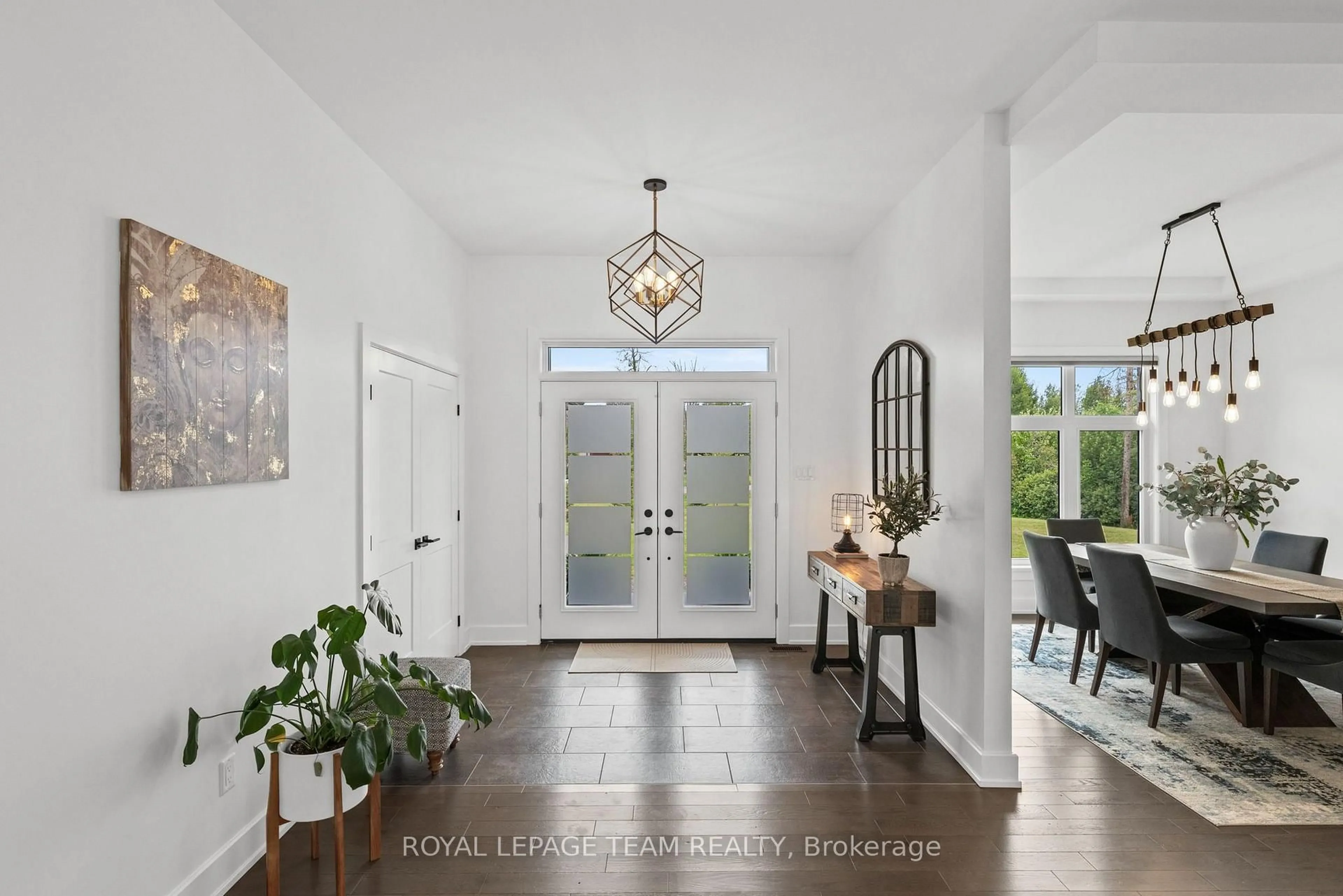 Indoor entryway for 176 Country Meadow Dr, Carp Ontario K0A 1L0