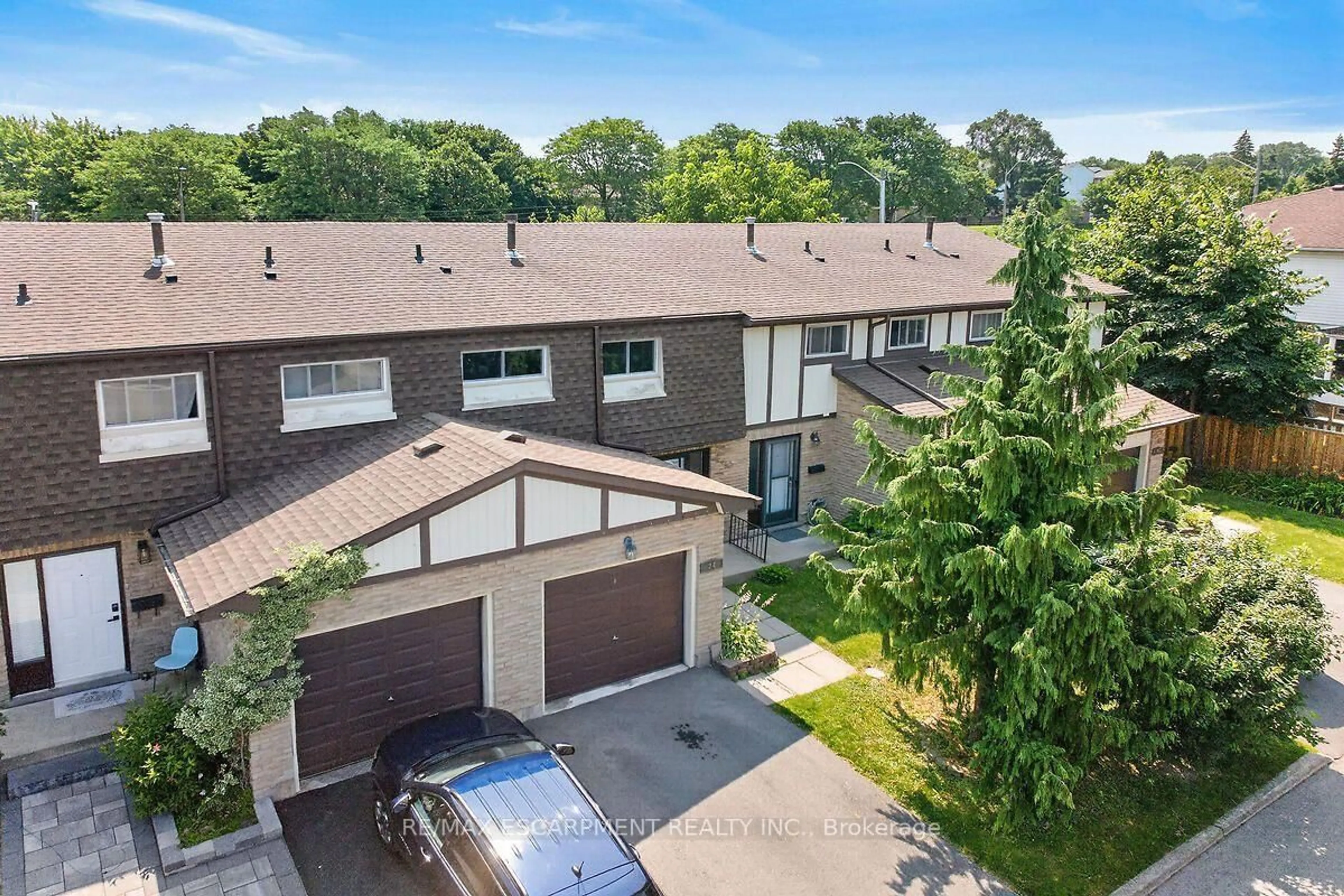 A pic from outside/outdoor area/front of a property/back of a property/a pic from drone, unknown for 300 REXFORD Dr #24, Hamilton Ontario L8W 1P5