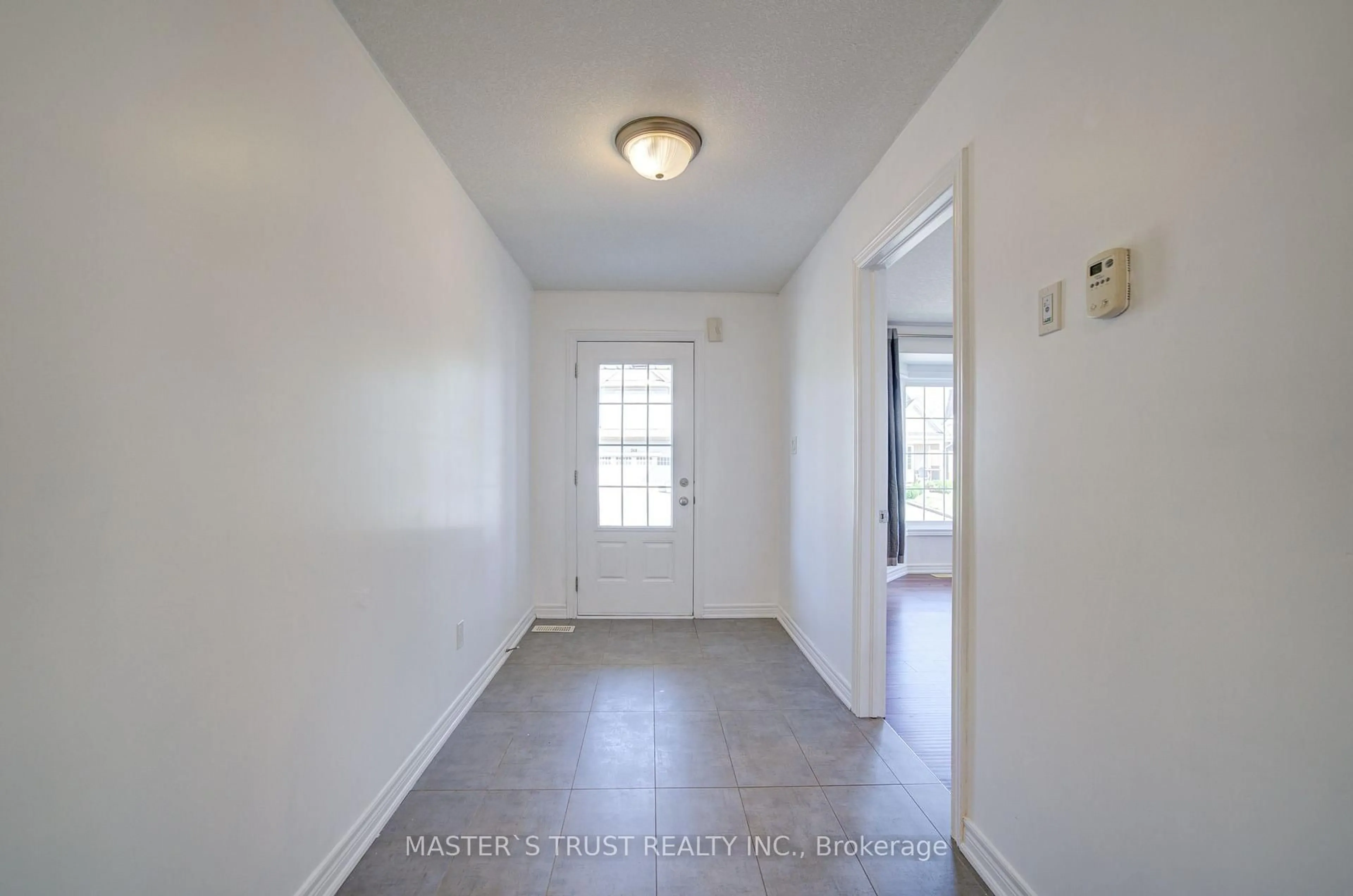Indoor entryway for 569 Grange Way, Peterborough Ontario N1E 7C9