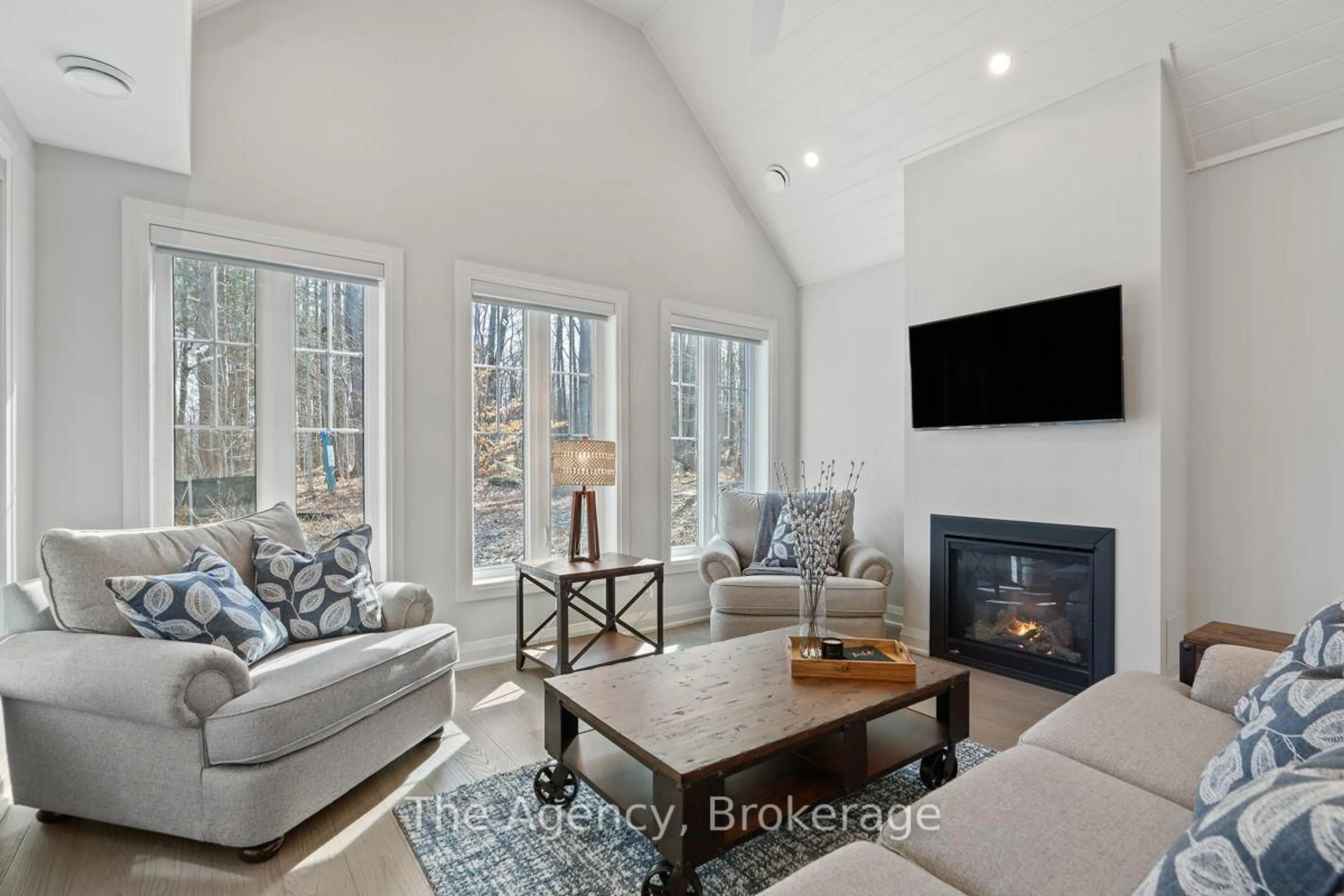 Living room with furniture, unknown for 2054 Peninsula Rd #39, Muskoka Lakes Ontario P0B 1G0