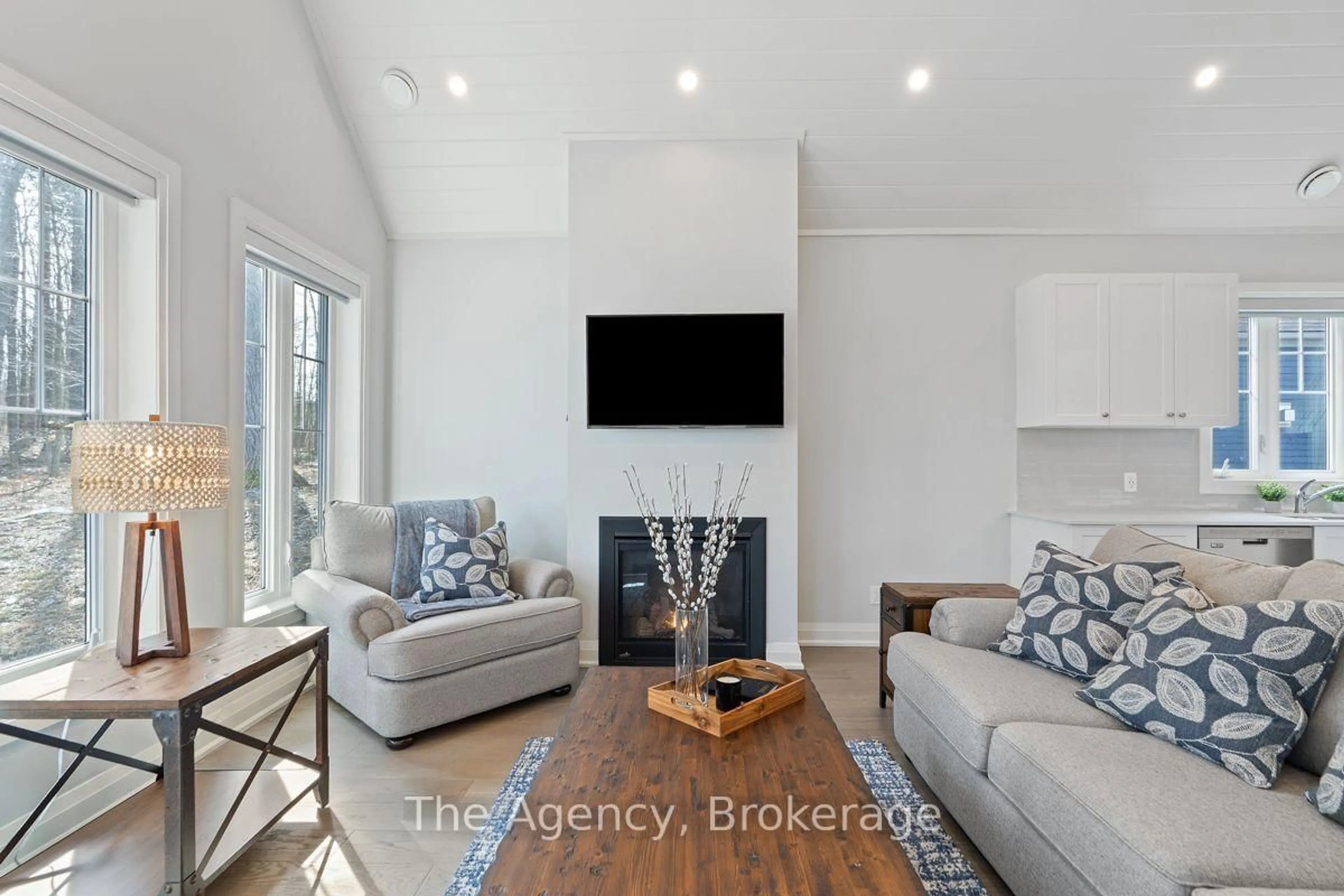 Living room with furniture, unknown for 2054 Peninsula Rd #39, Muskoka Lakes Ontario P0B 1G0