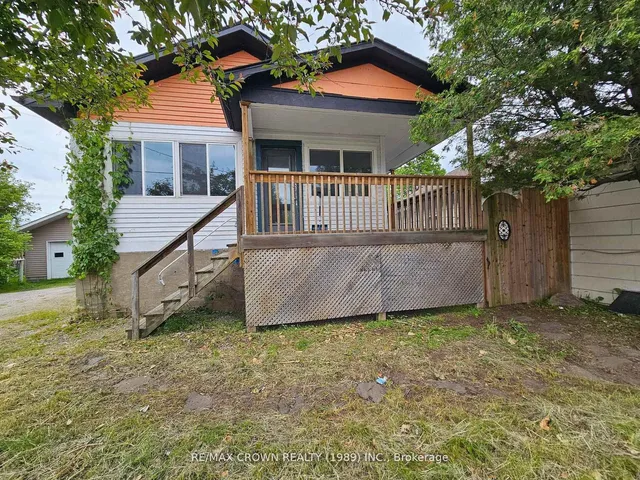28 Lakeshore Dr, North Bay 1