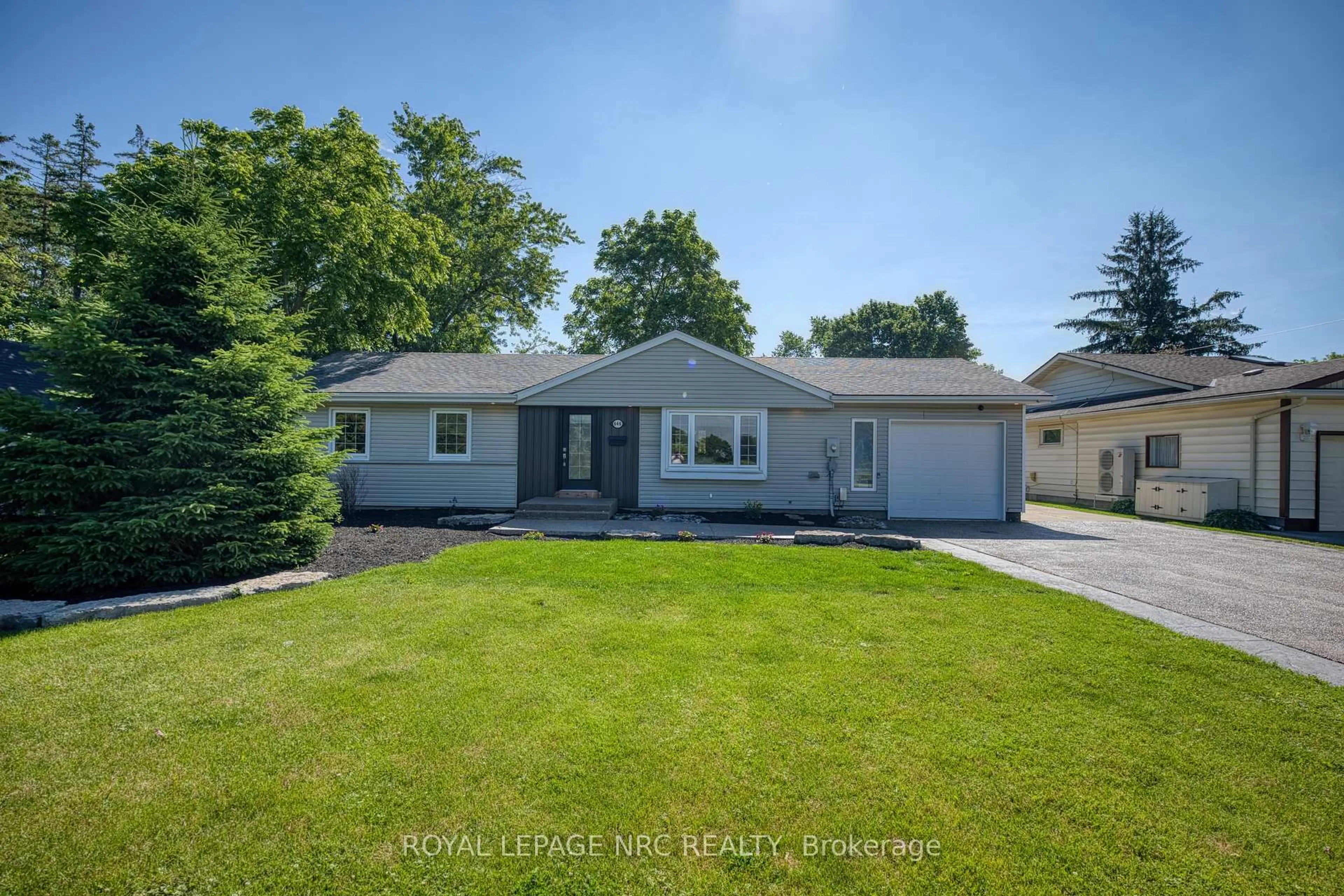 Home with vinyl exterior material, street for 646 Prospect Point Rd, Fort Erie Ontario L0S 1N0