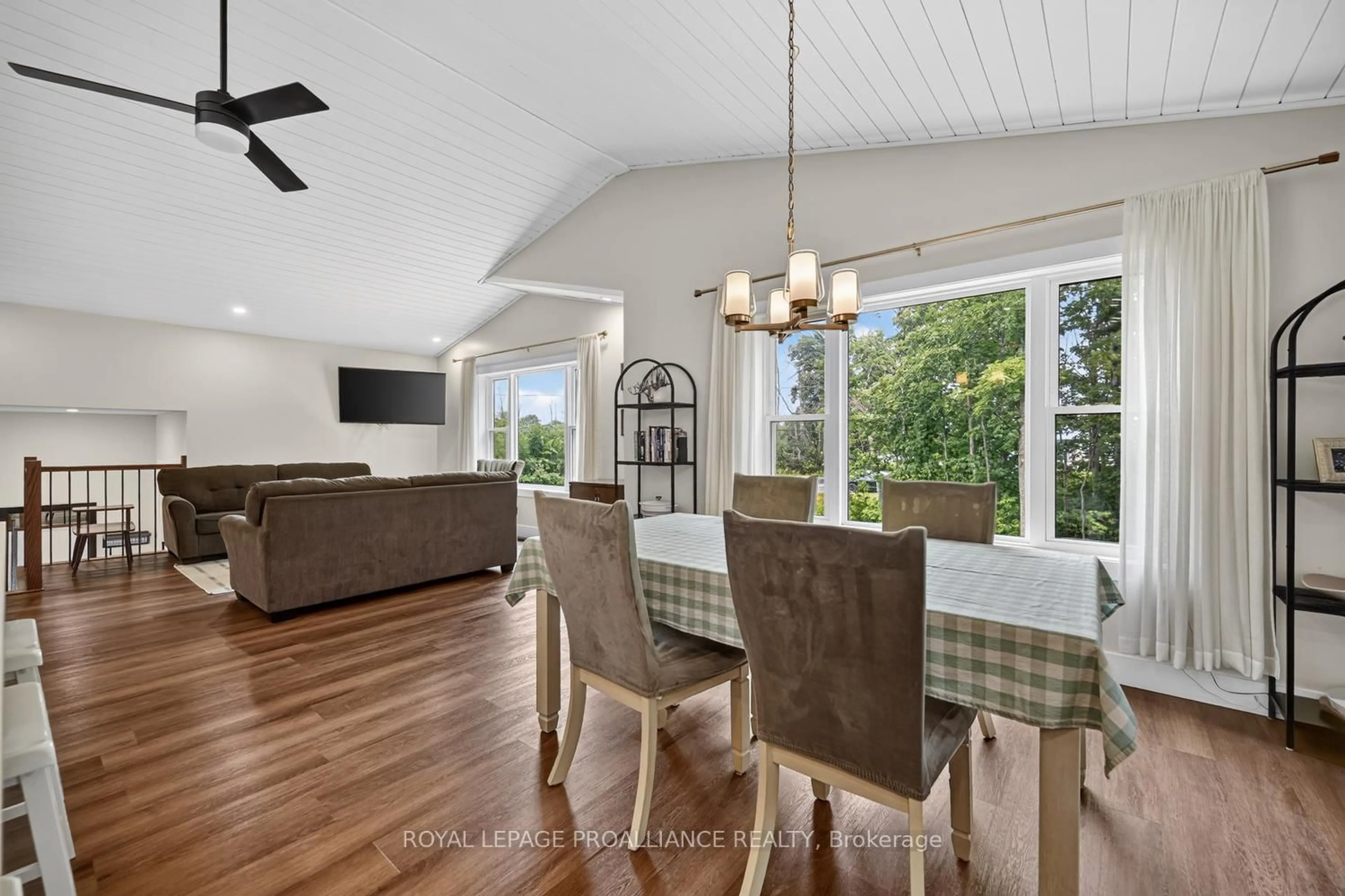 Dining room, wood/laminate floor for 6038 County Road 29 Rd, Elizabethtown-Kitley Ontario K0E 1T0