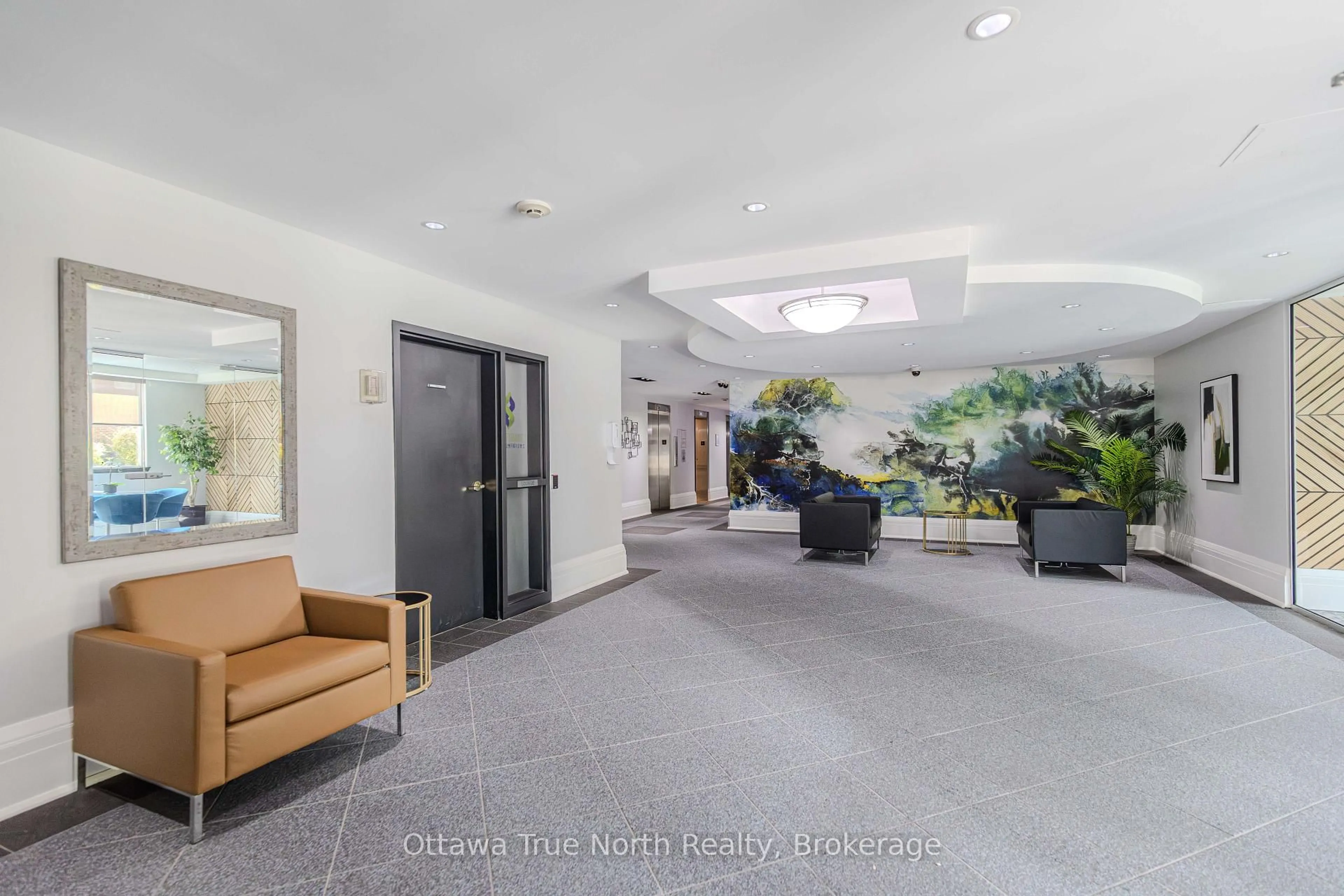Lobby for 429 Somerset St #507, Ottawa Ontario K2P 2P5