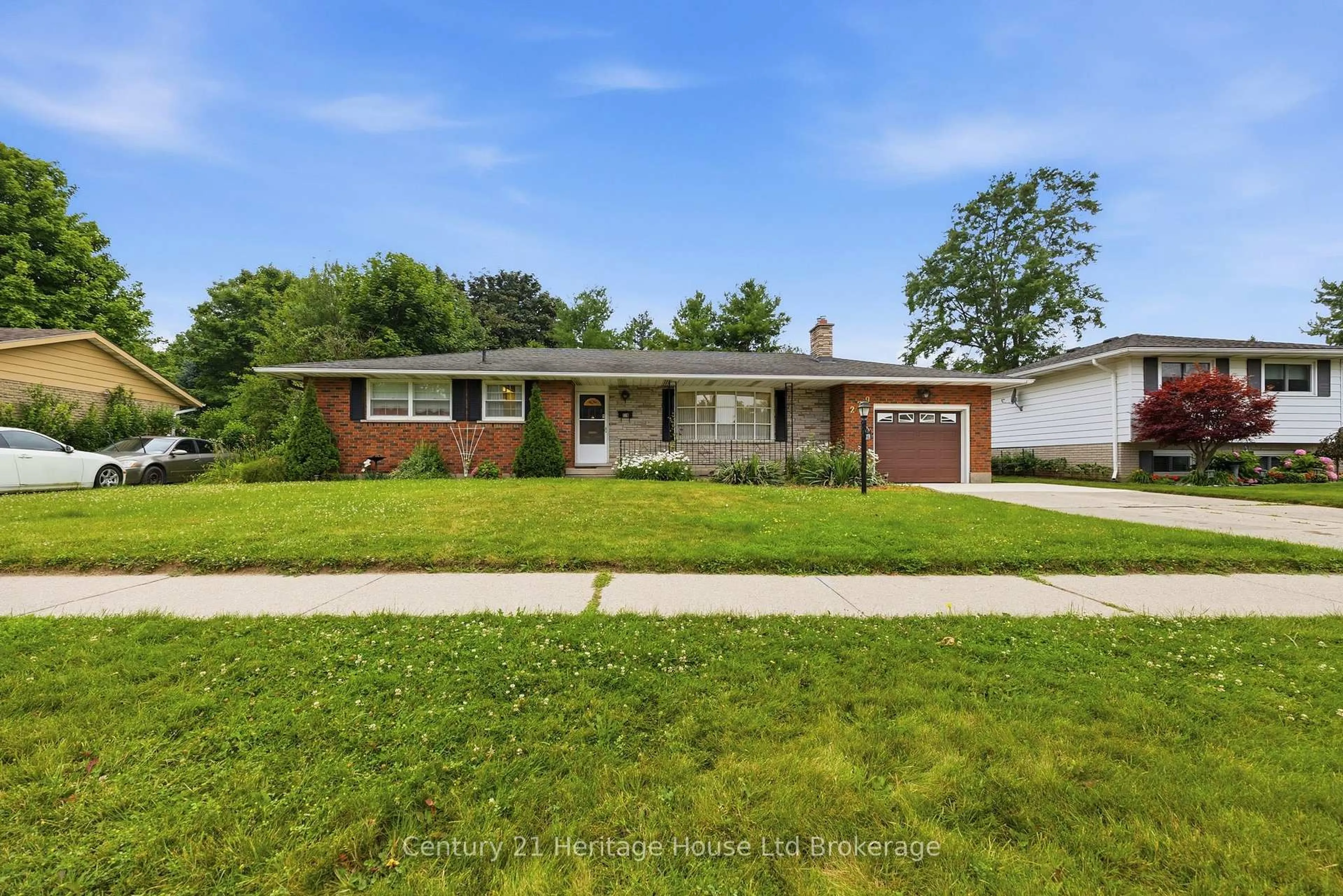 Home with brick exterior material, street for 279 St Laurent Cres, Woodstock Ontario N4S 7T8