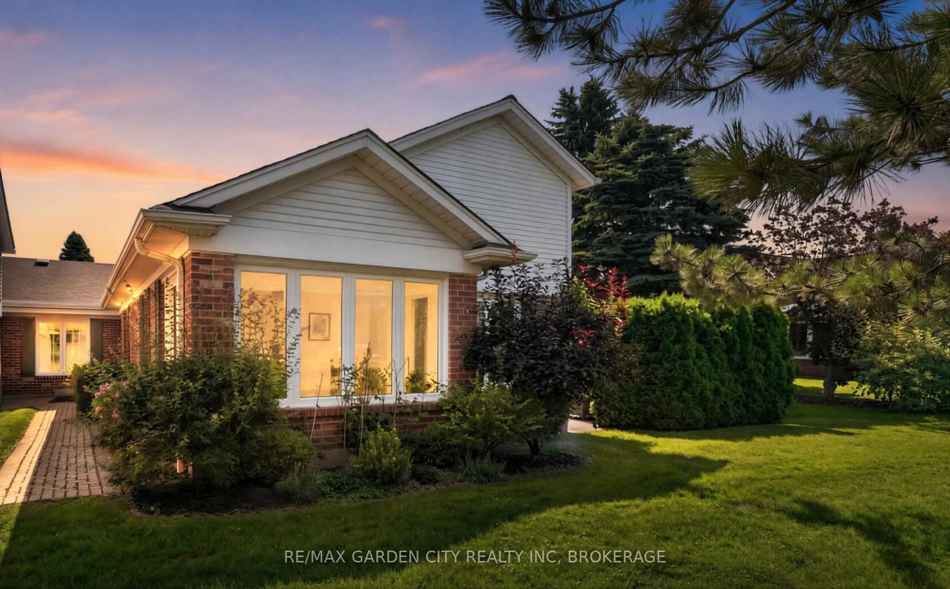 Home with brick exterior material, street for 4130 Black Walnut Crt #7, Lincoln Ontario L0R 2C0