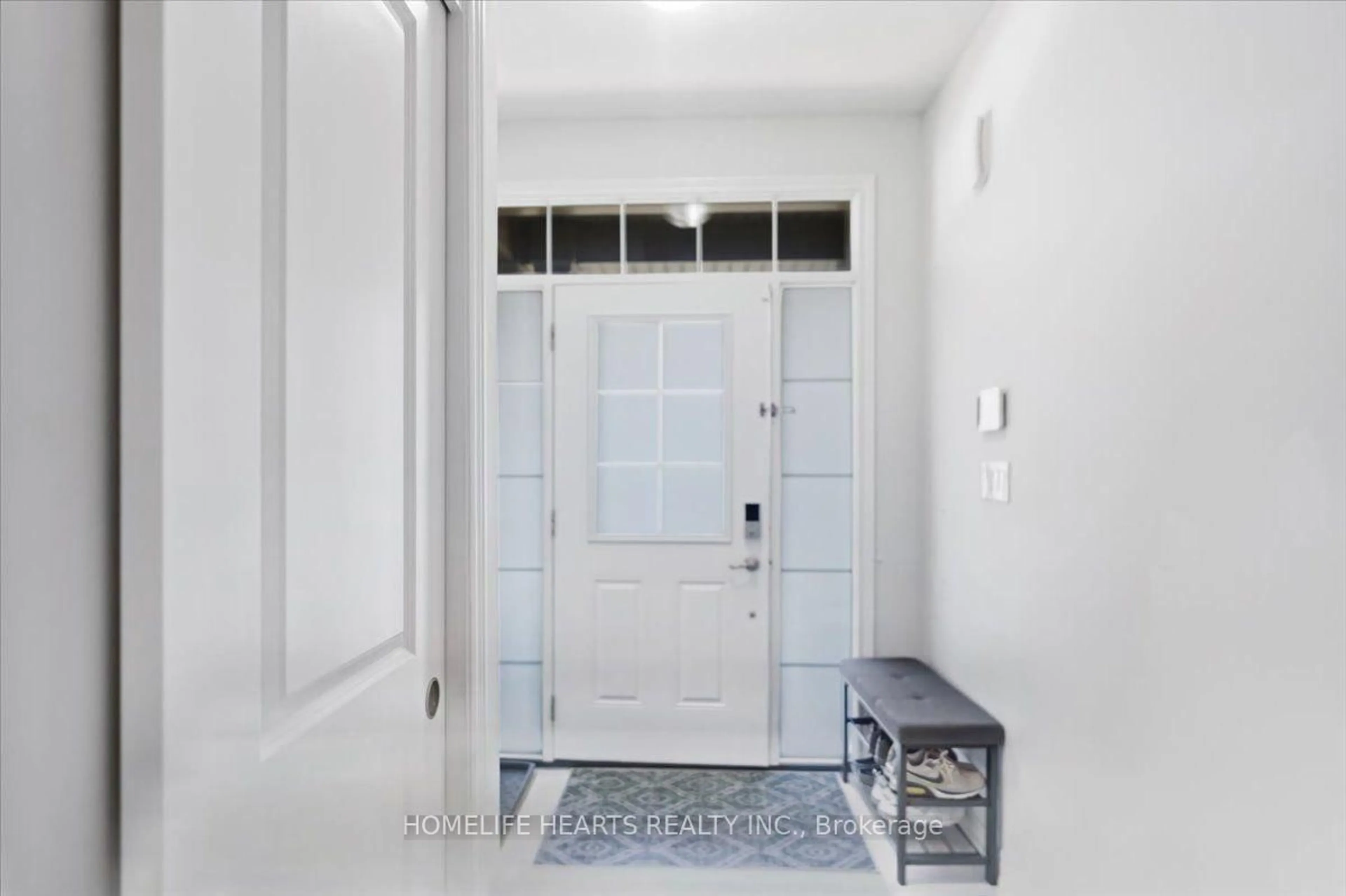 Indoor entryway for 9561 Tallgrass Ave, Niagara Falls Ontario L2G 0Y3
