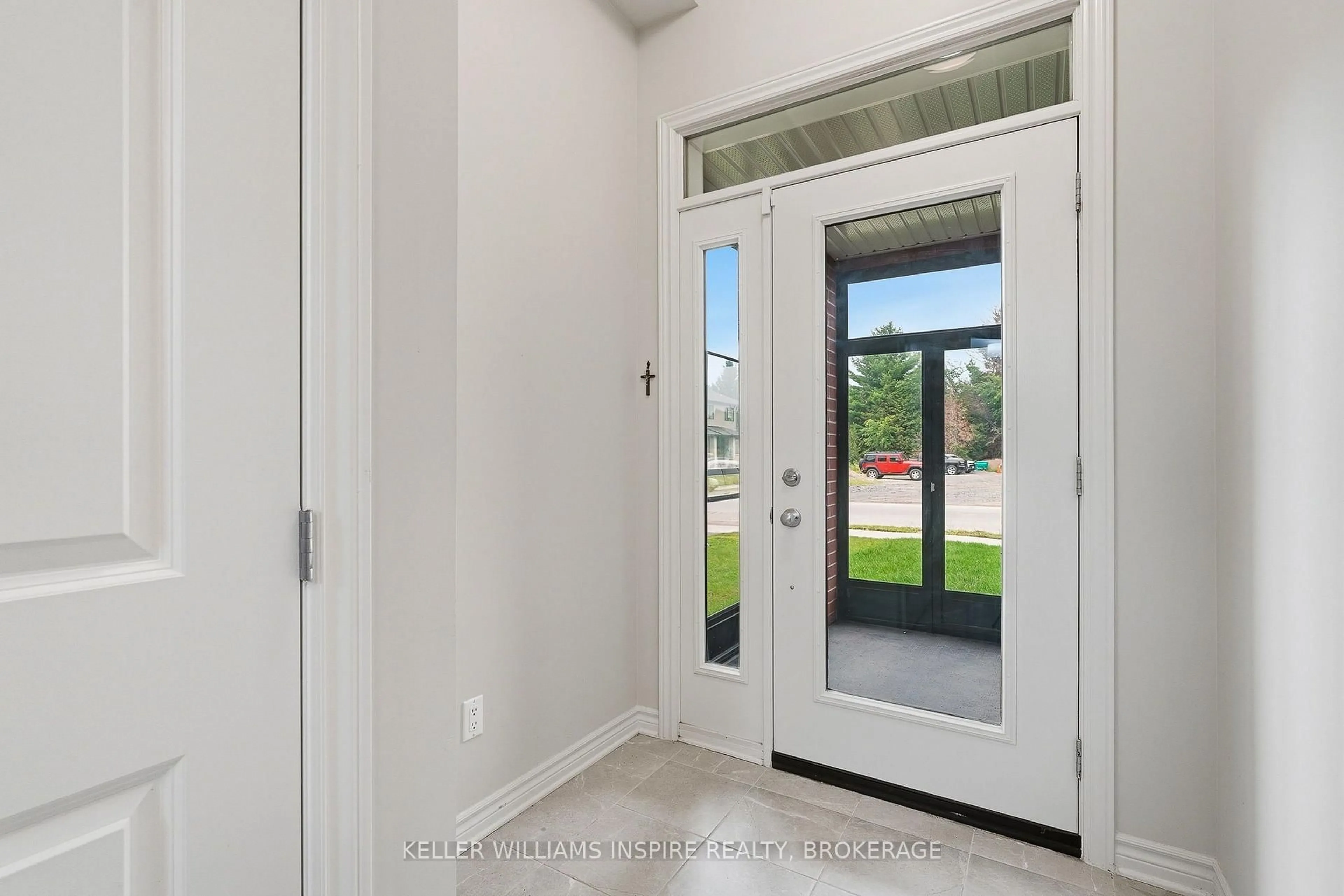 Indoor entryway for 2365 Goldhawk Dr, Ottawa Ontario K2S 2X4