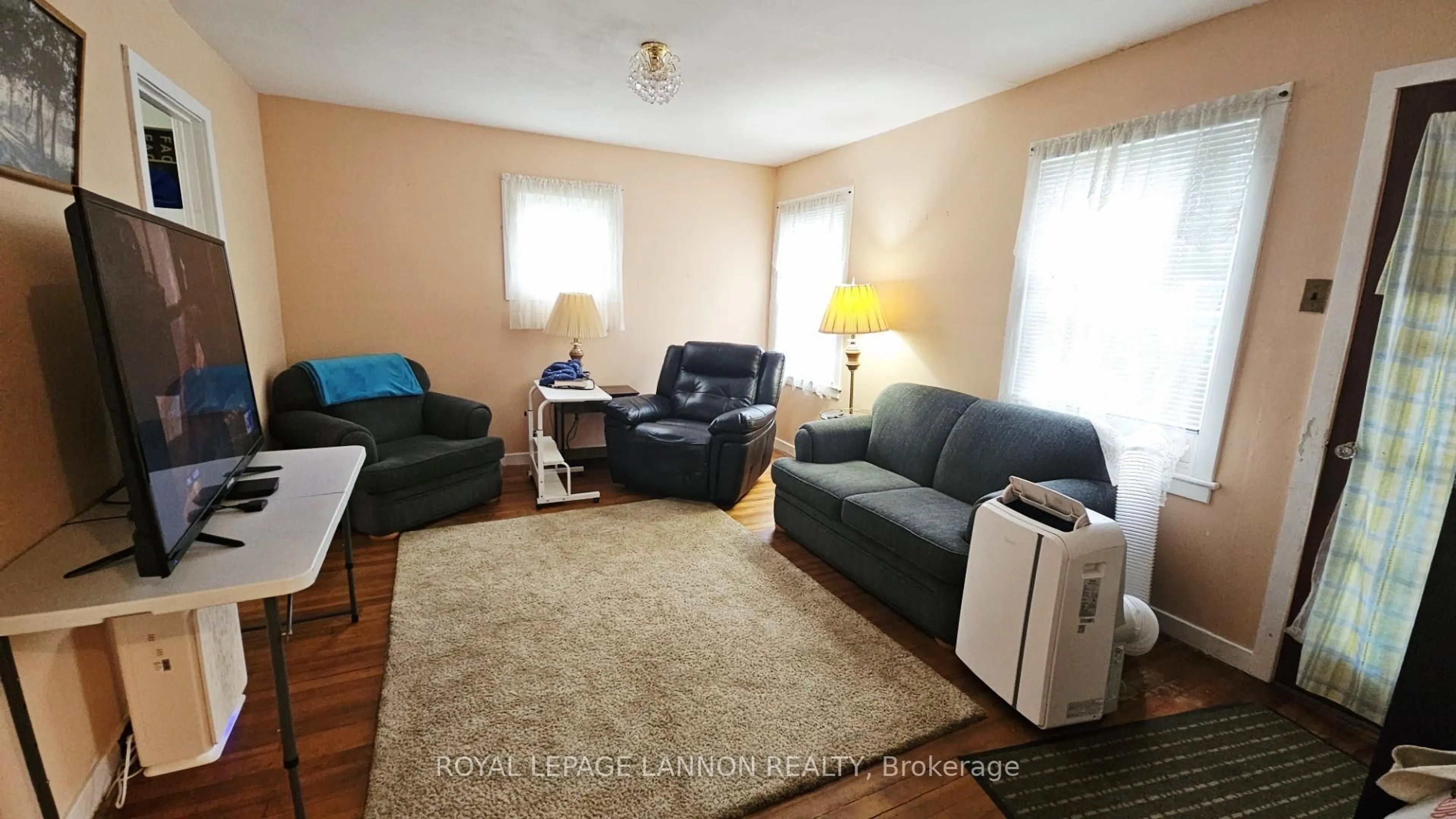 Living room with furniture, unknown for 1414 Gore St, Thunder Bay Ontario P7E 3T9
