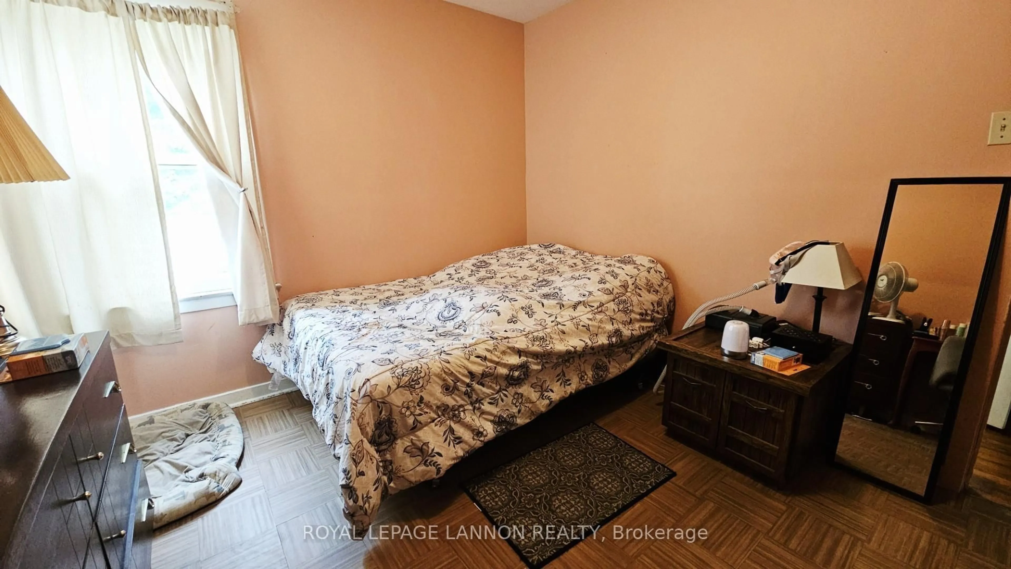 A pic of a room for 1414 Gore St, Thunder Bay Ontario P7E 3T9