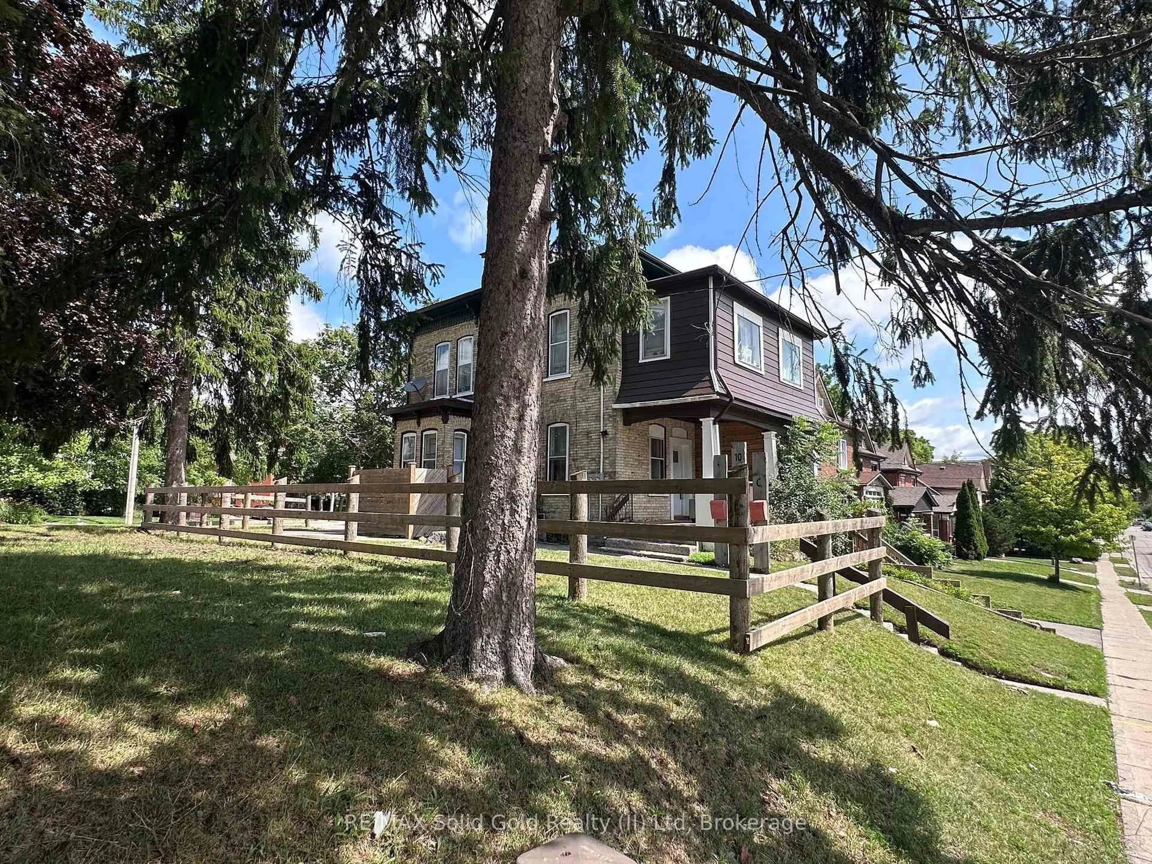 A pic from outside/outdoor area/front of a property/back of a property/a pic from drone, unknown for 10 Shanley St, Kitchener Ontario N2H 5N8