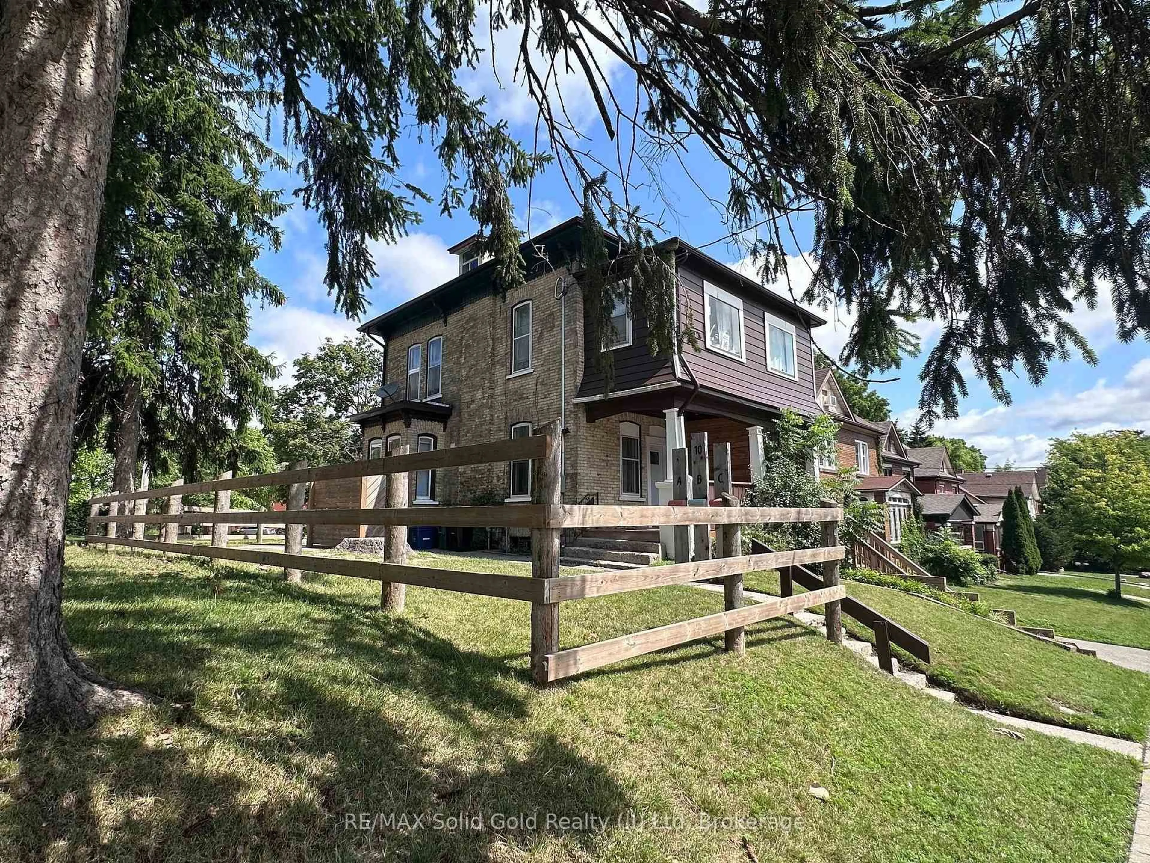 A pic from outside/outdoor area/front of a property/back of a property/a pic from drone, unknown for 10 Shanley St, Kitchener Ontario N2H 5N8