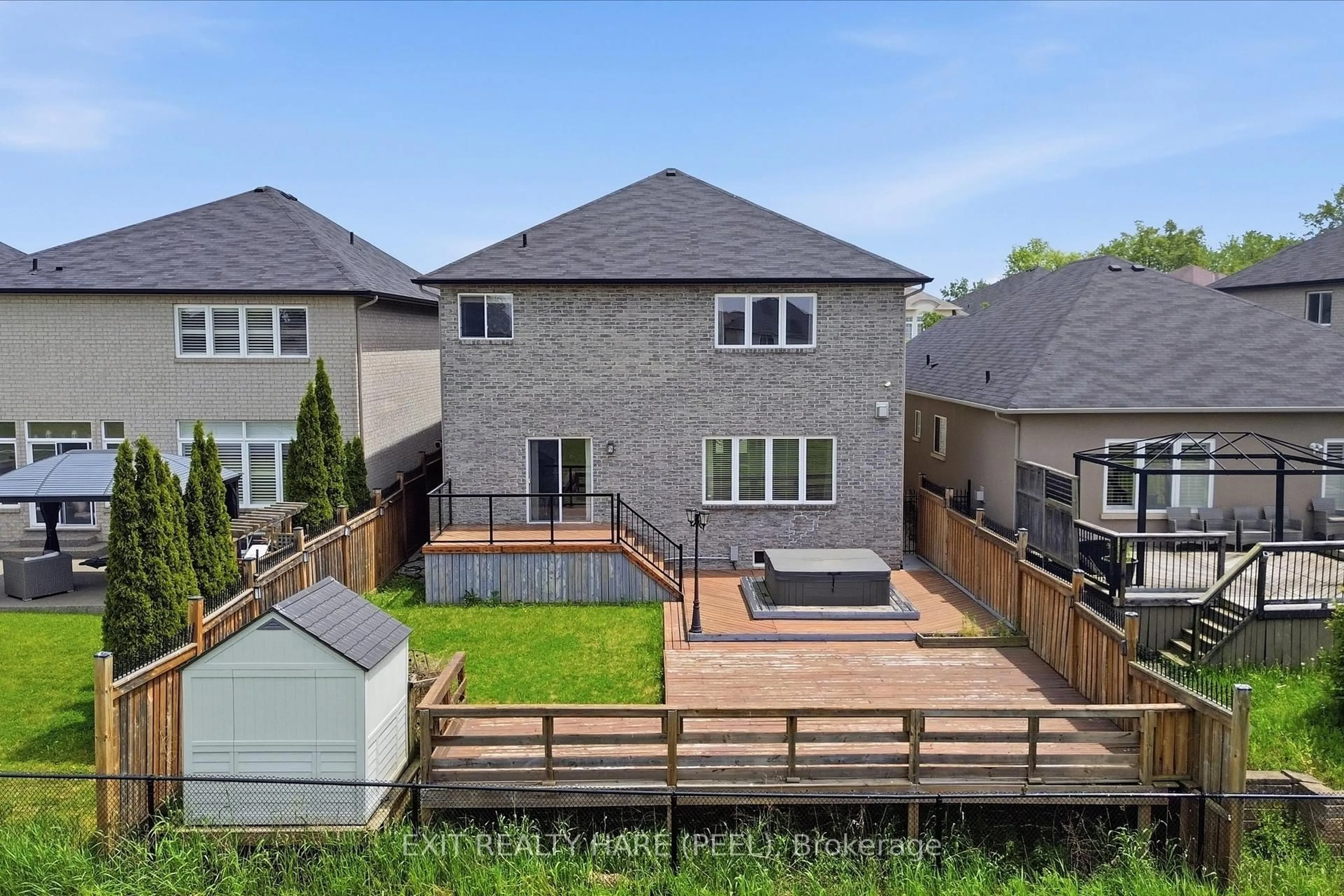 A pic from outside/outdoor area/front of a property/back of a property/a pic from drone, unknown for 174 Irwin Ave, Hamilton Ontario L9K 0A8
