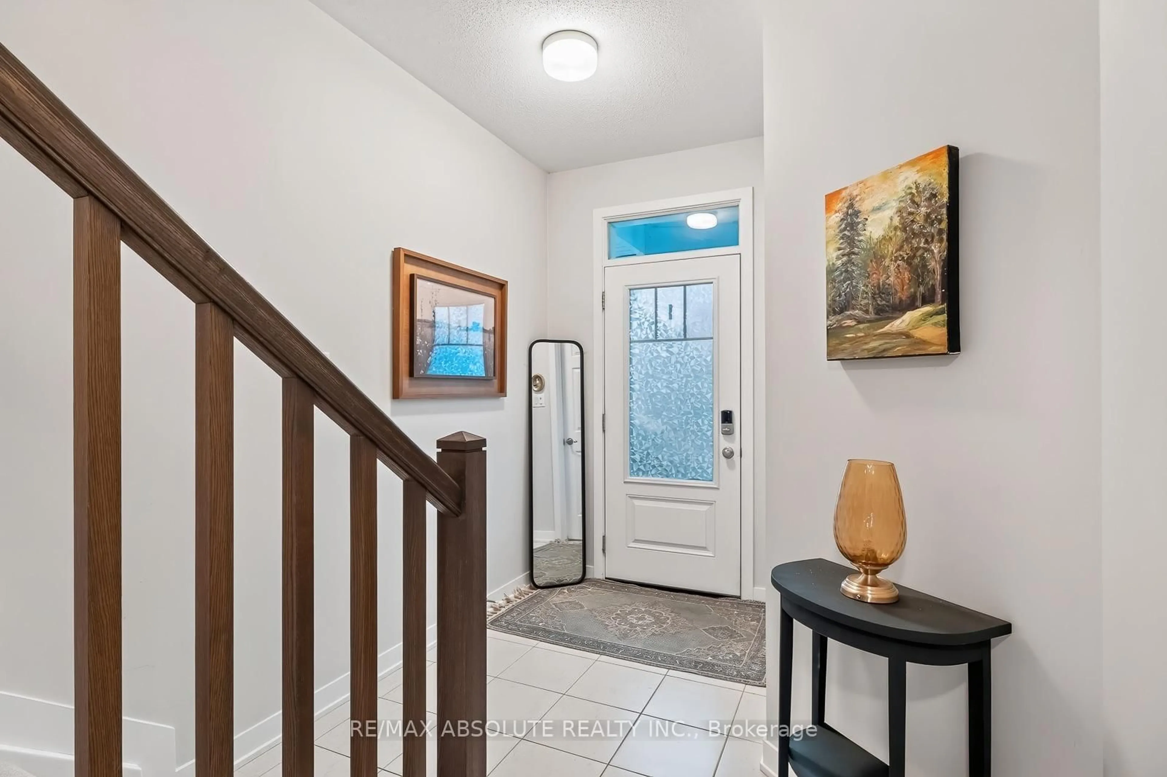 Indoor entryway for 235 BILLRIAN Cres, Ottawa Ontario K2S 3A5