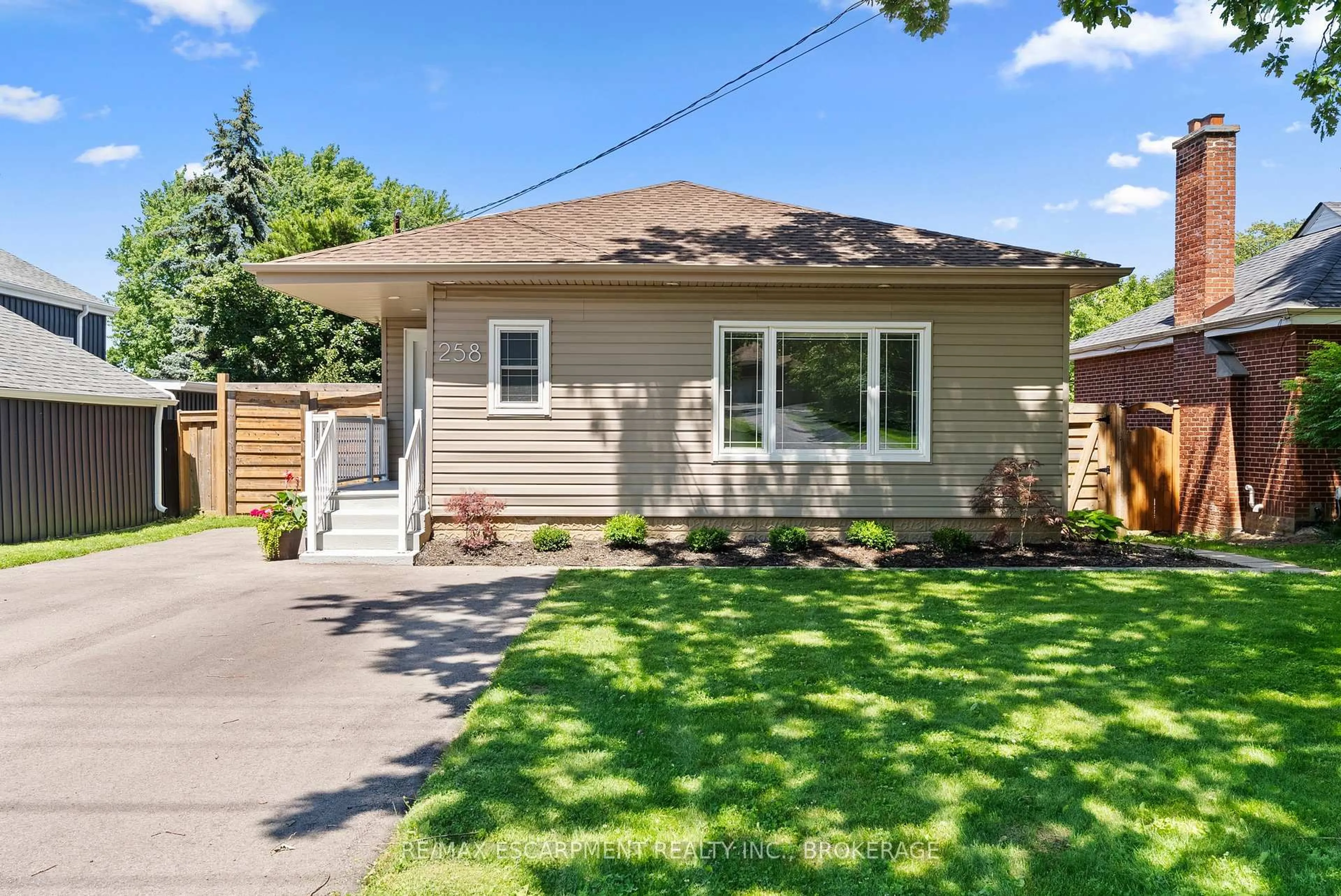 Unknown for 258 Sanatorium Rd, Hamilton Ontario L9C 1Z9