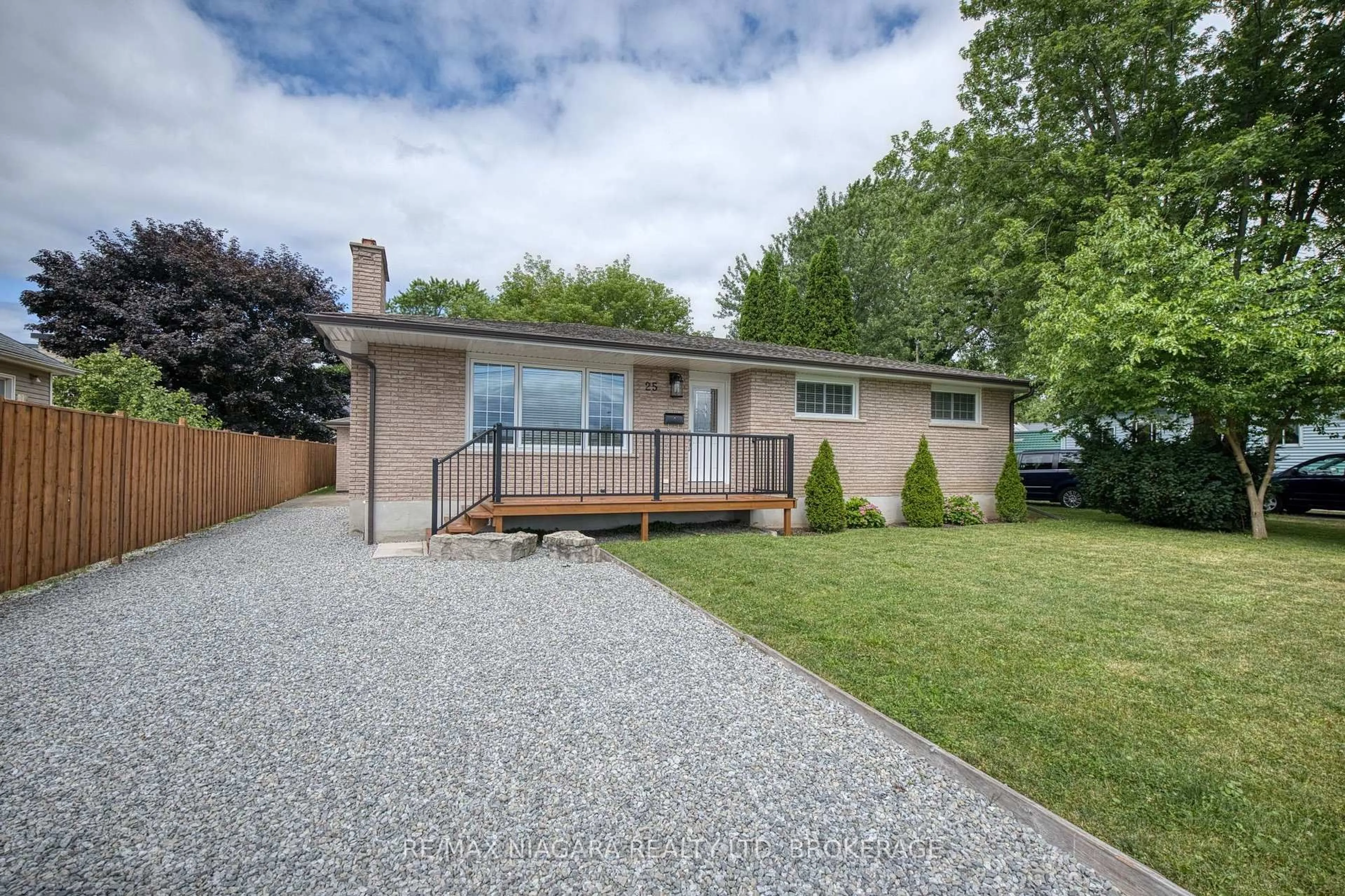 Unknown for 25 Rice Rd, Welland Ontario L3C 2V4