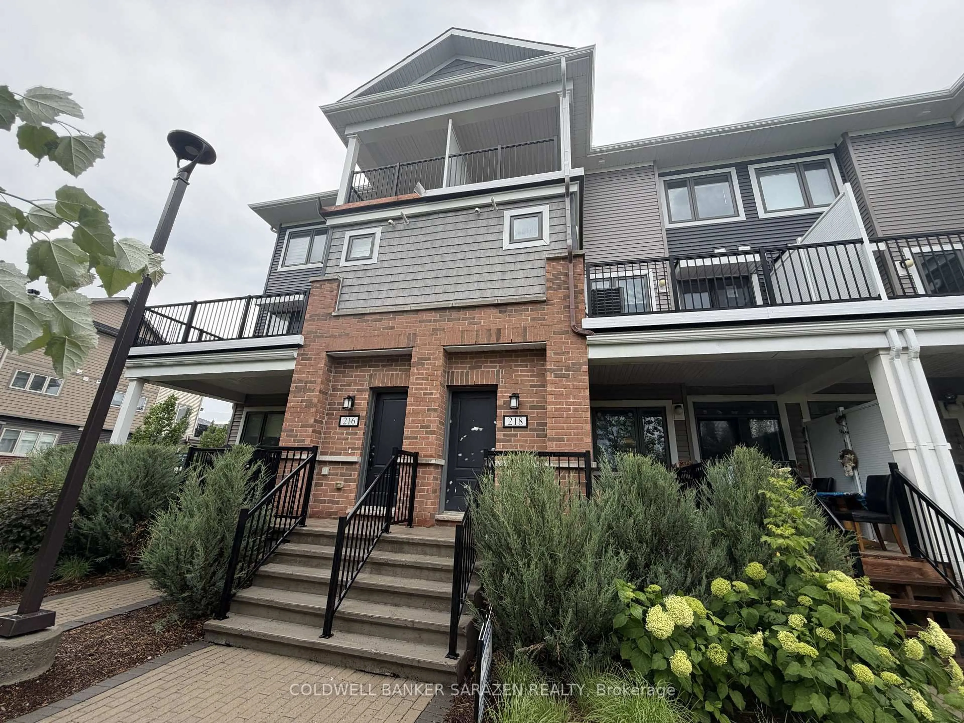 A pic from outside/outdoor area/front of a property/back of a property/a pic from drone, building for 218 Pilot Private, Ottawa Ontario K2V 0S4