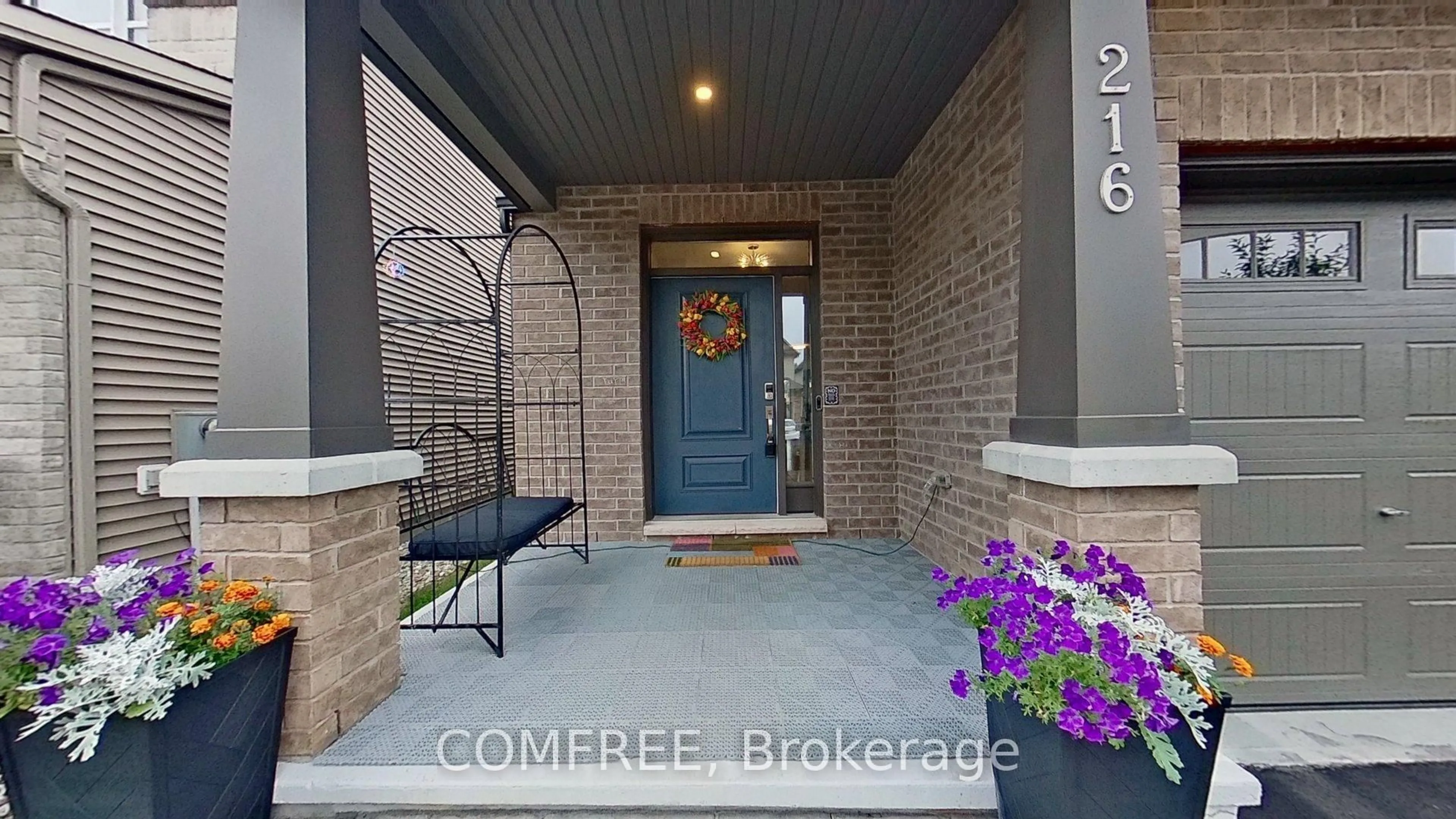 Unknown for 216 Magpie St, Ottawa Ontario K1T 0N4