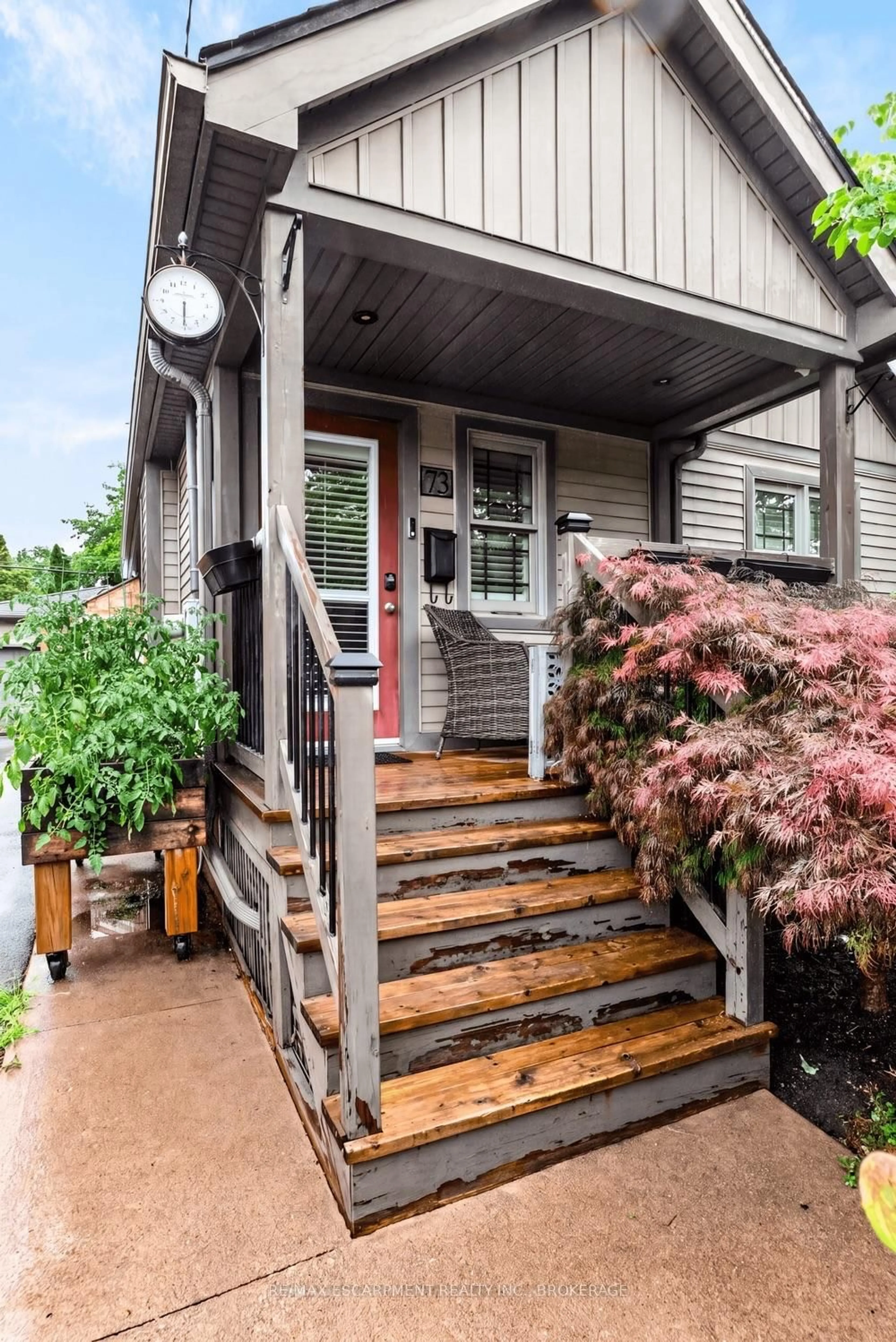 Home with vinyl exterior material, street for 73 MARGERY Ave, St. Catharines Ontario L2R 6K2