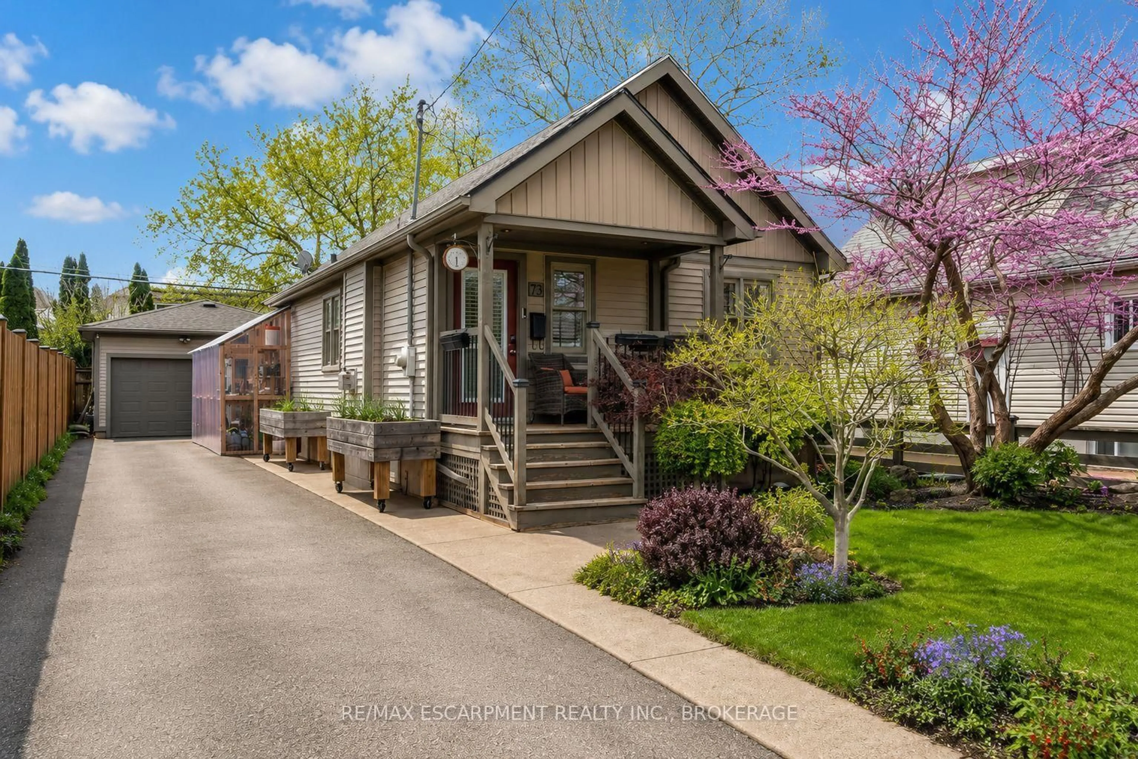 Unknown for 73 MARGERY Ave, St. Catharines Ontario L2R 6K2