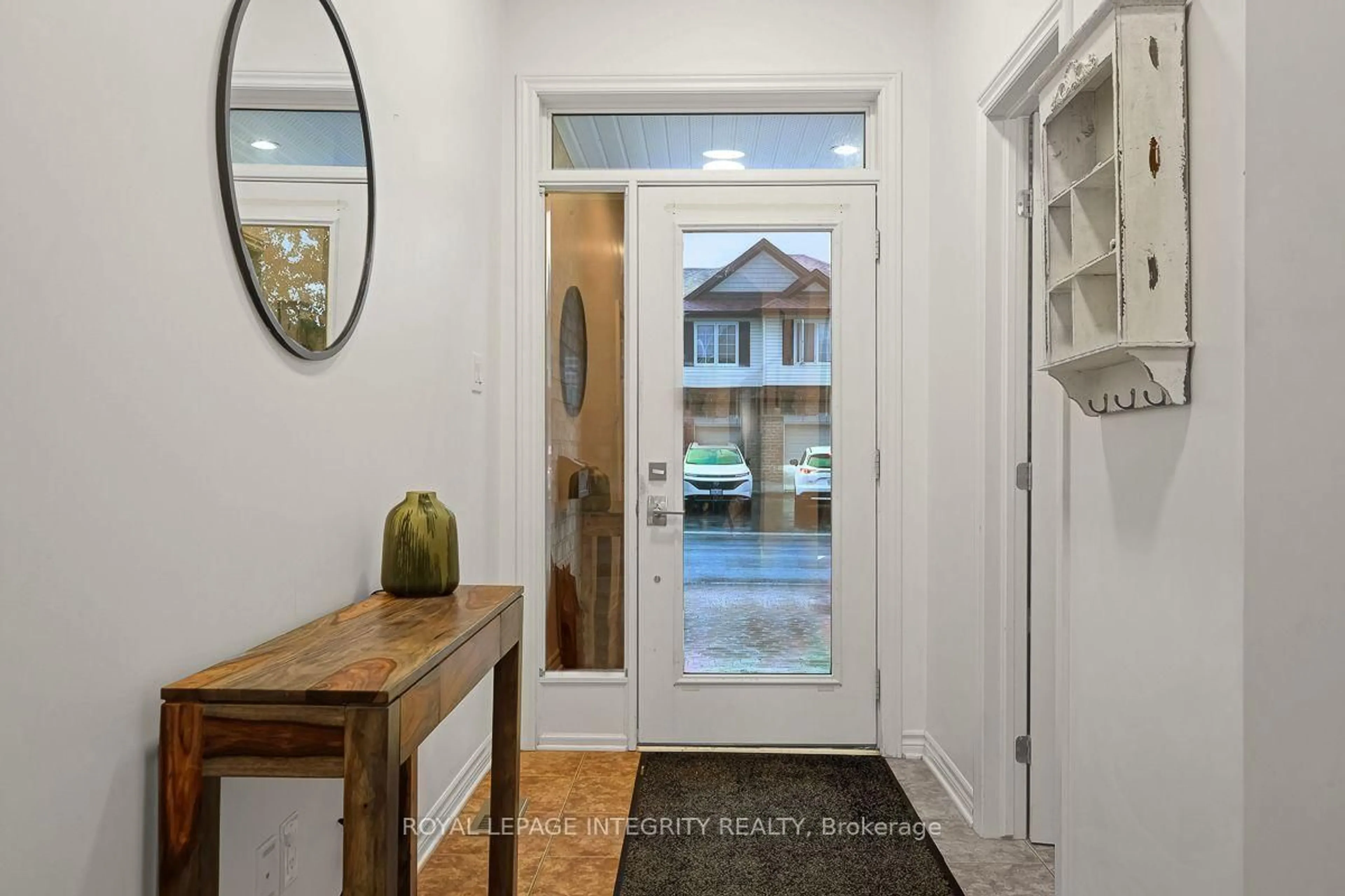 Indoor entryway for 193 Mojave Cres, Stittsville Ontario K2S 0H4