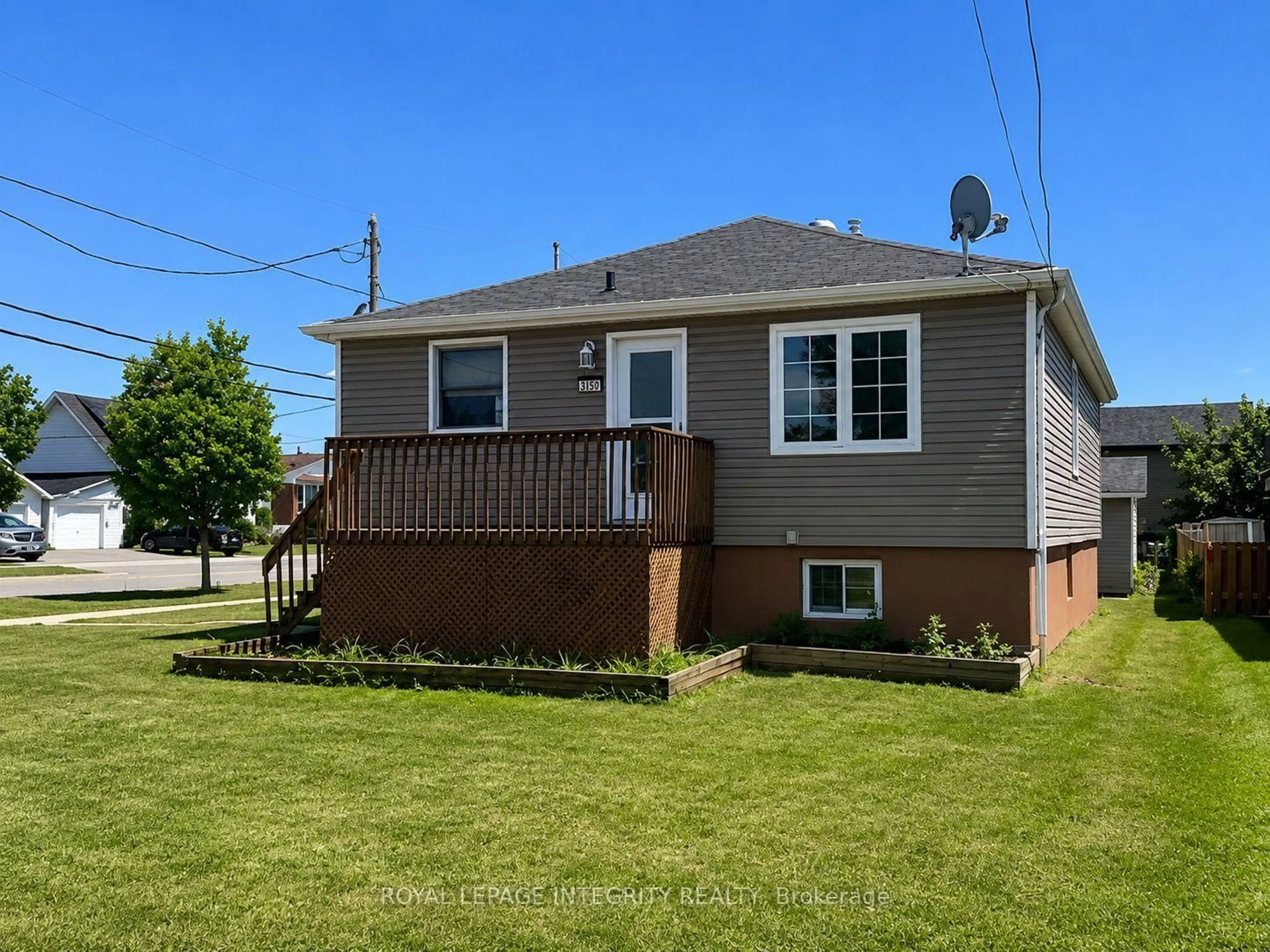 Unknown for 607 12th St, Cornwall Ontario K6H 3B2