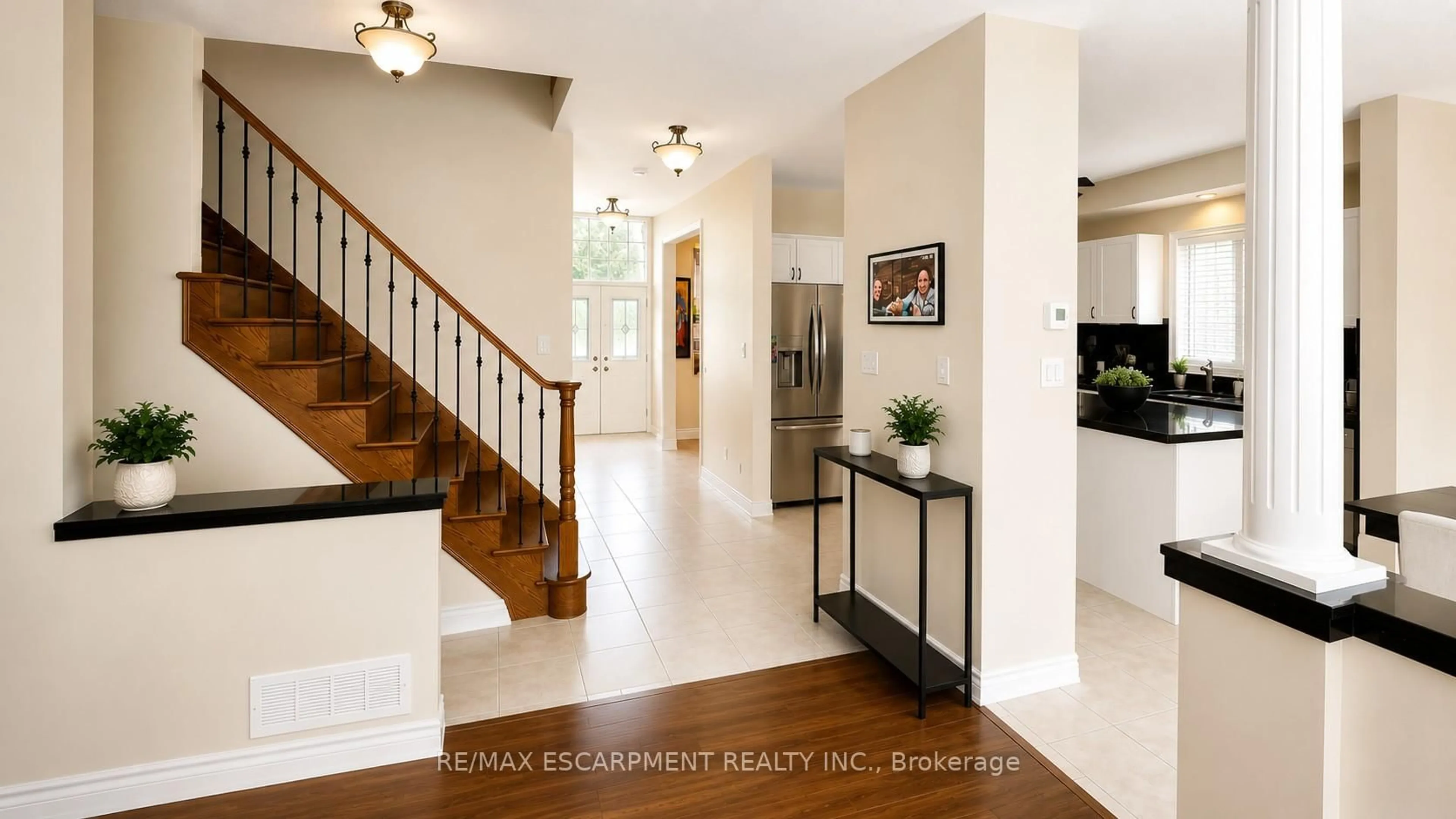 Indoor entryway for 349 Braithwaite Ave, Hamilton Ontario L9G 5A7