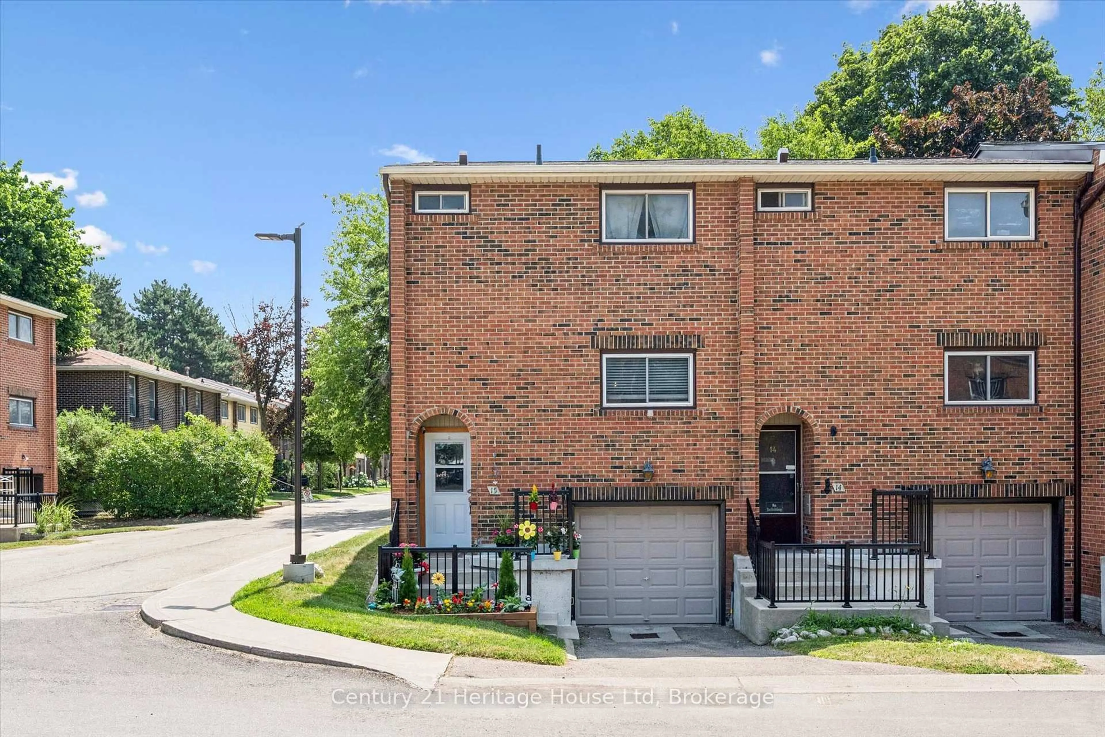 Home with brick exterior material, street for 201 Silvercreek Pkwy #15, Guelph Ontario N1H 3T4