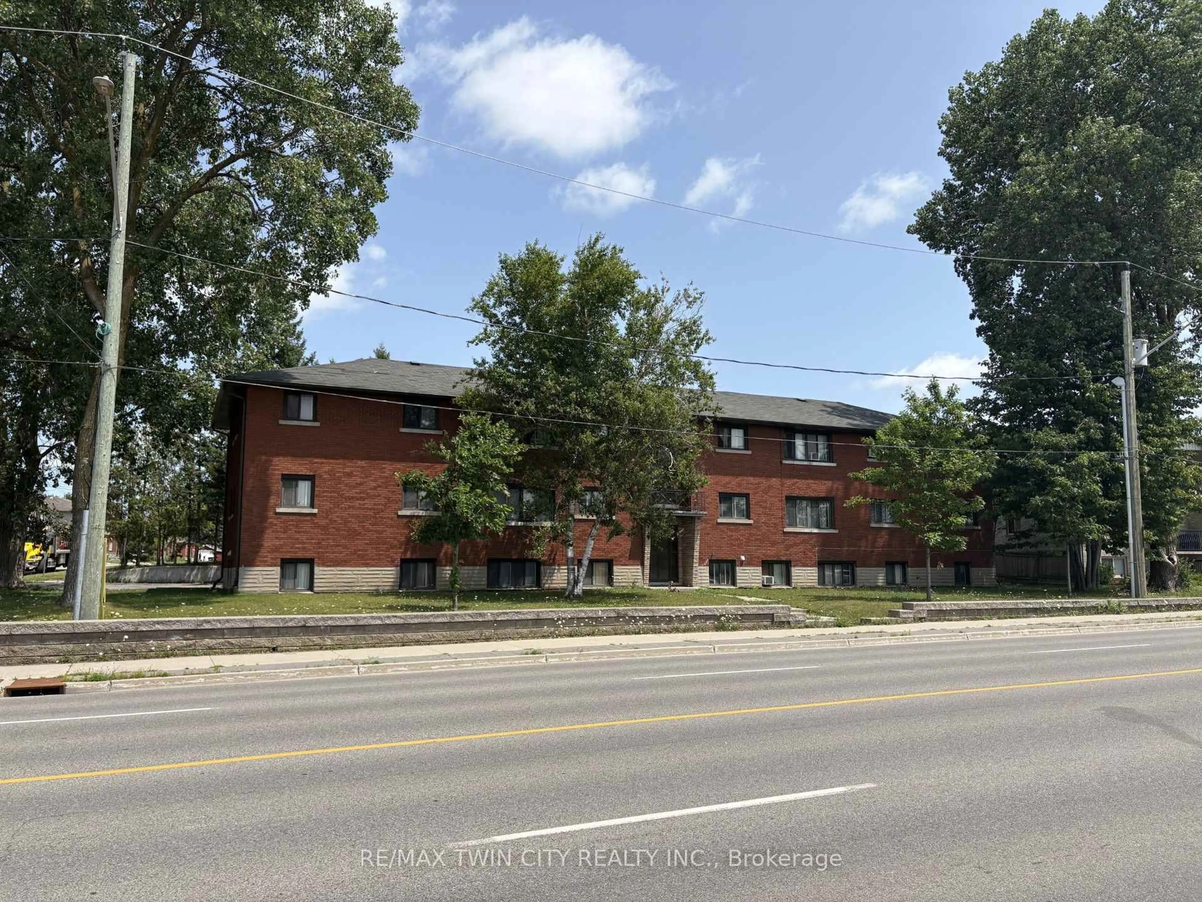 Unknown for 368 Weber St, Kitchener Ontario N2H 4B2