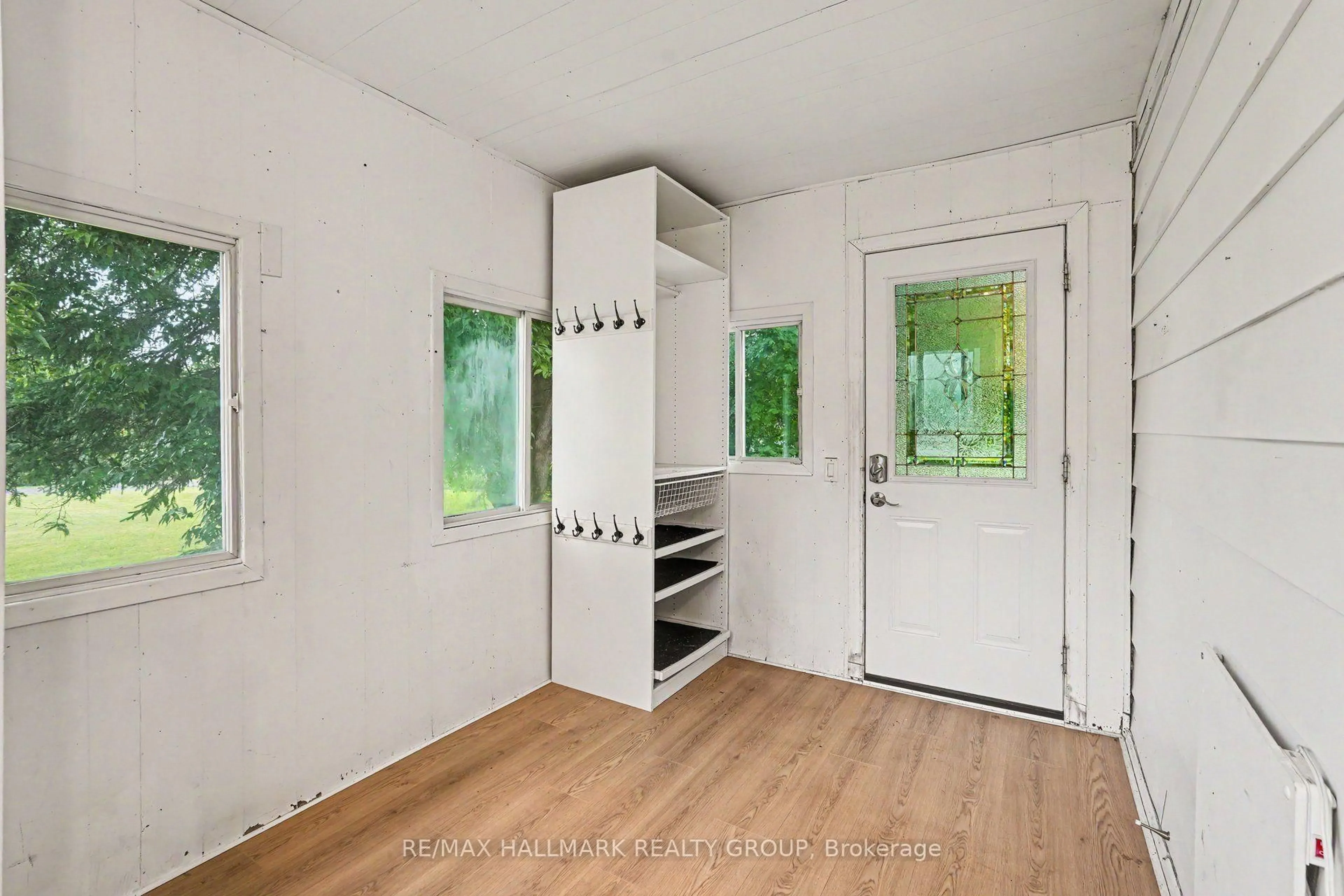 Indoor entryway for 7220 Mitch Owens Rd, Ottawa Ontario K4P 1K8