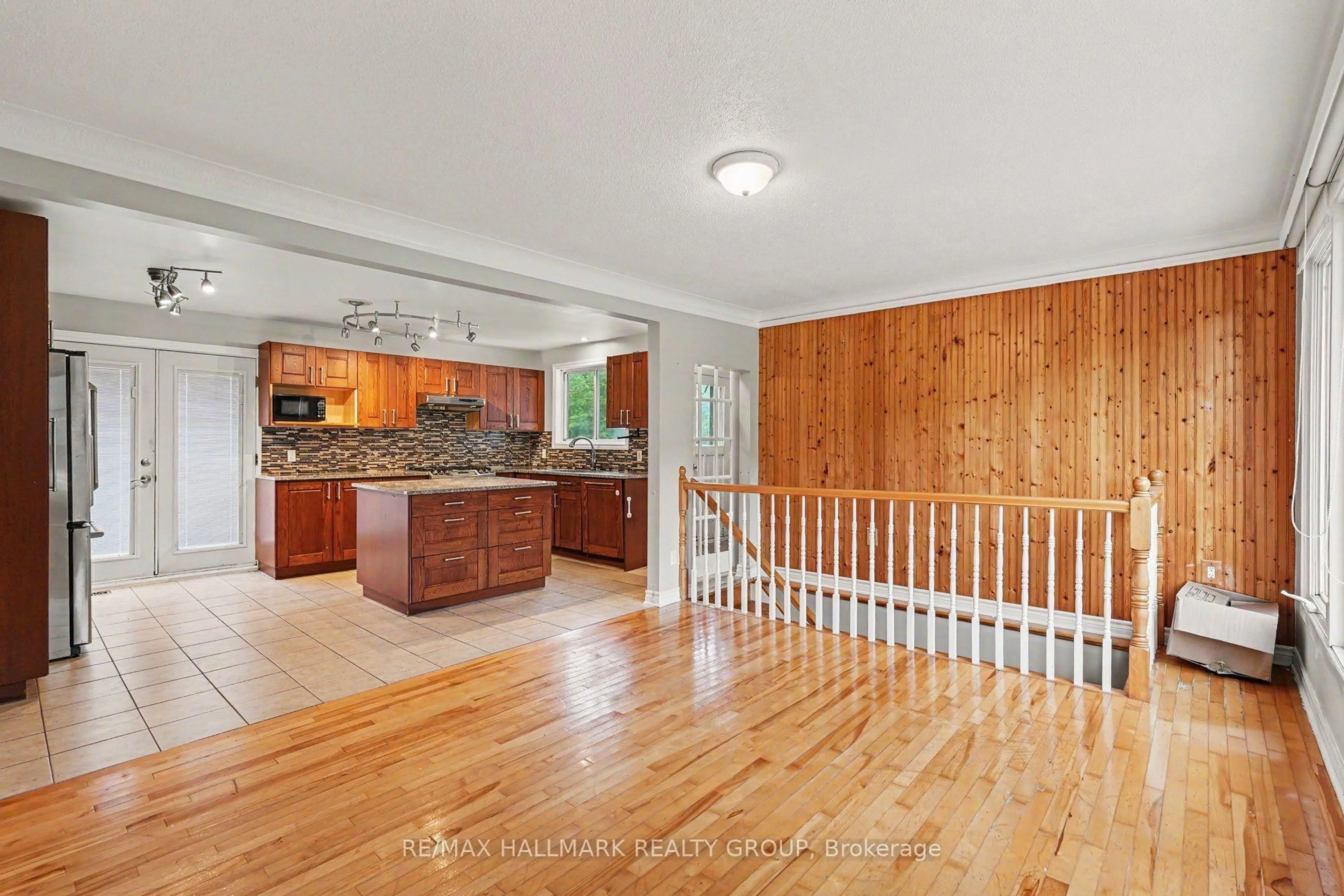 Open concept kitchen, unknown for 7220 Mitch Owens Rd, Ottawa Ontario K4P 1K8