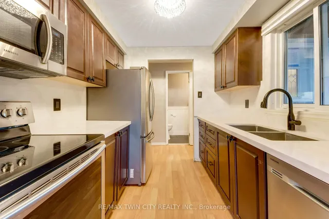 415 Morgan Ave #23, Kitchener 5