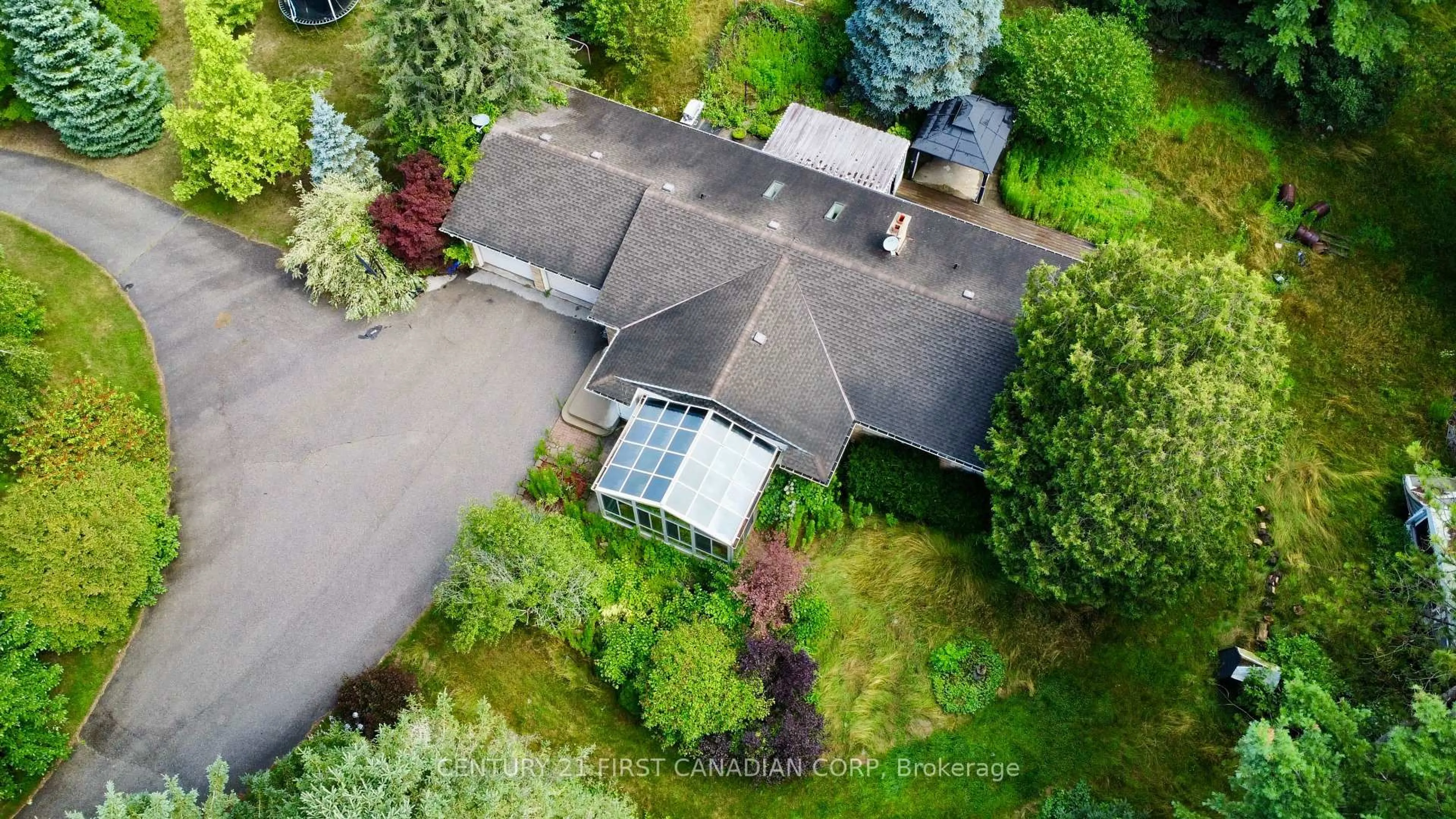 A pic from outside/outdoor area/front of a property/back of a property/a pic from drone, street for 5820 SUNSET Rd, Central Elgin Ontario N0L 2L0