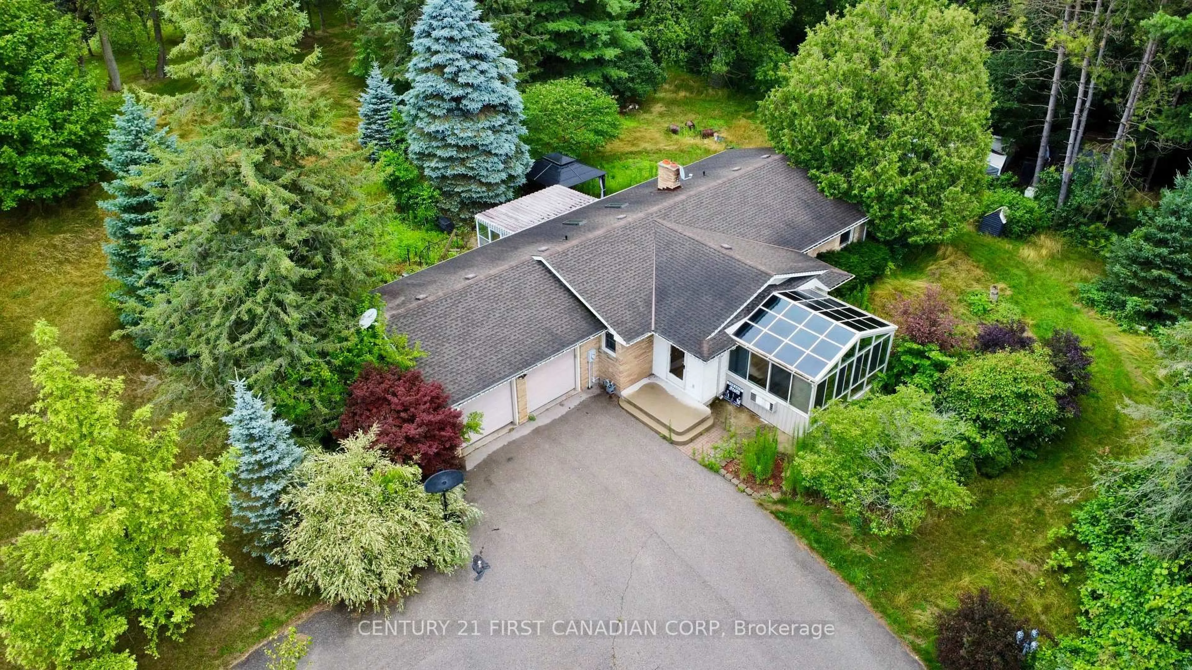 A pic from outside/outdoor area/front of a property/back of a property/a pic from drone, street for 5820 SUNSET Rd, Central Elgin Ontario N0L 2L0