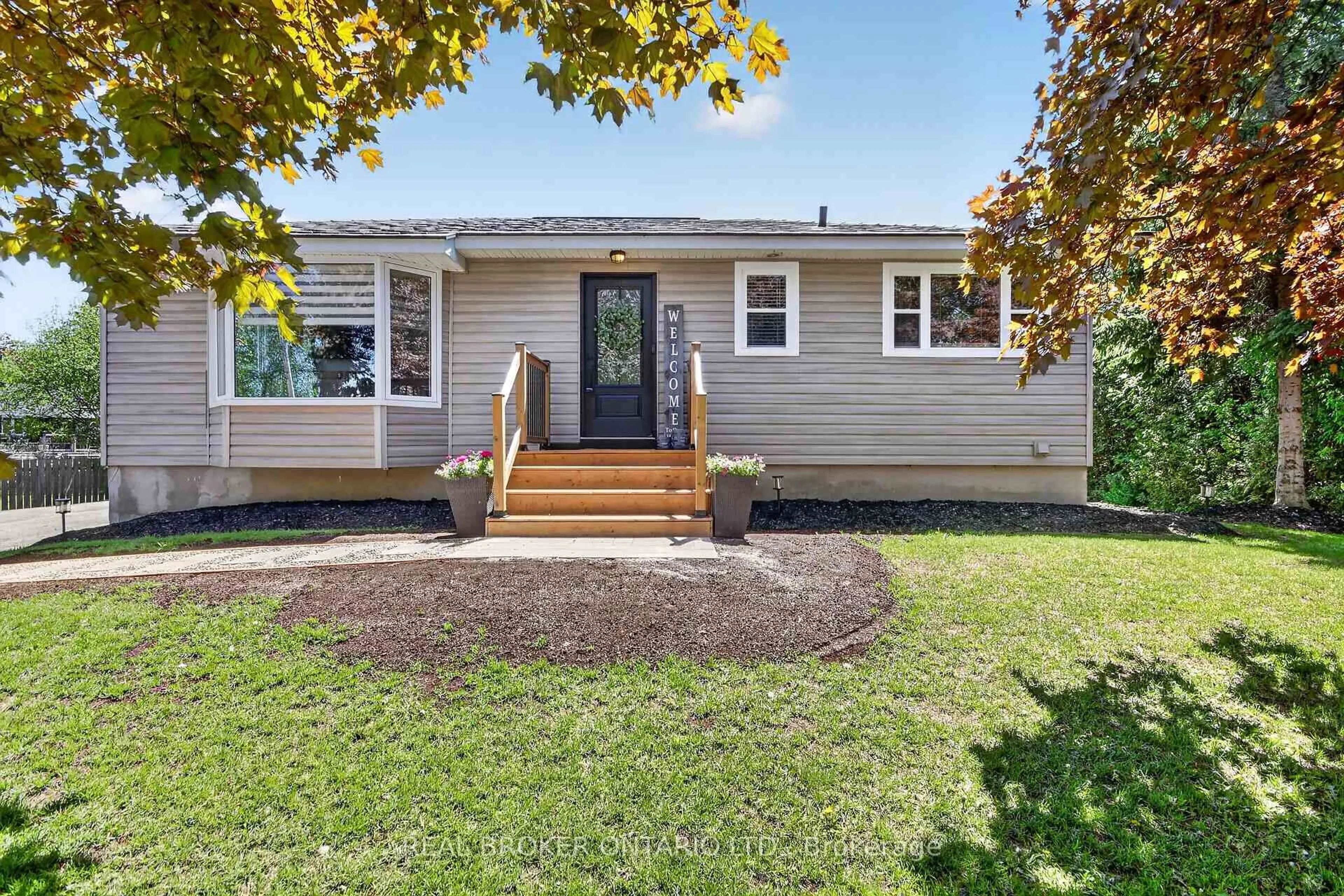 Home with vinyl exterior material, street for 5626 Owen St, Osgoode Ontario K0A 2W0