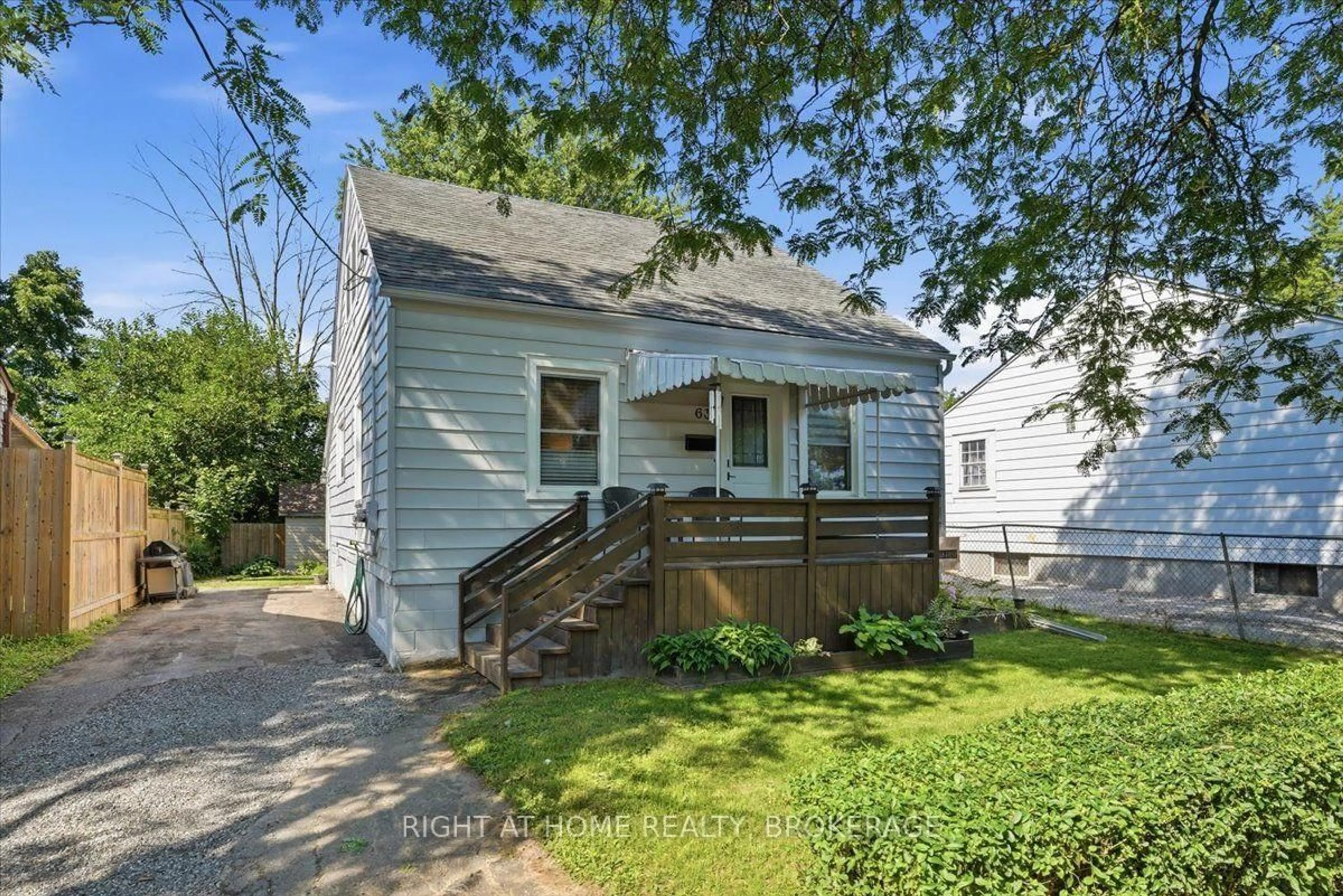 Unknown for 63 Plymouth Ave, St. Catharines Ontario L2R 2Y3