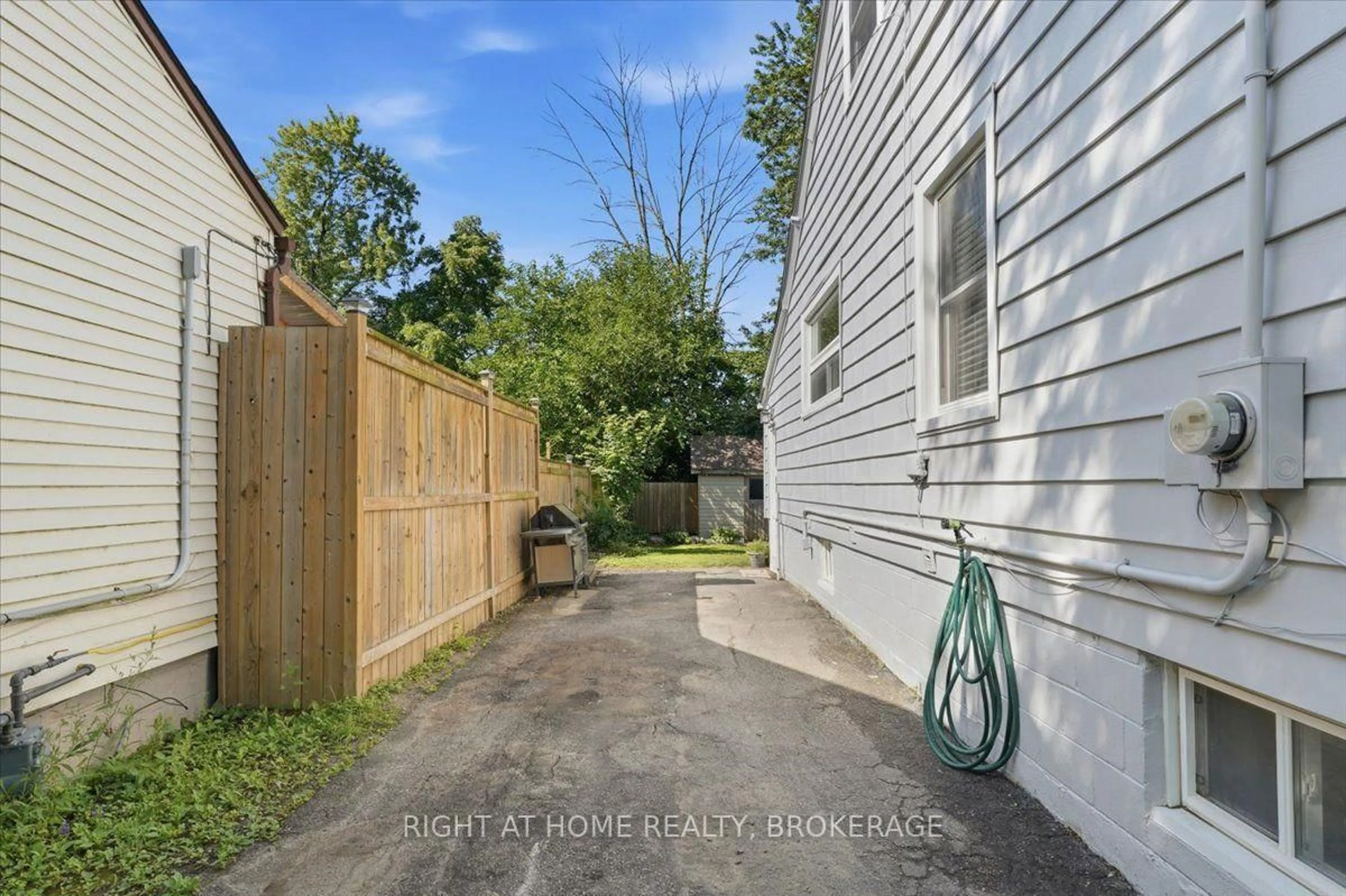 A pic from outside/outdoor area/front of a property/back of a property/a pic from drone, street for 63 Plymouth Ave, St. Catharines Ontario L2R 2Y3