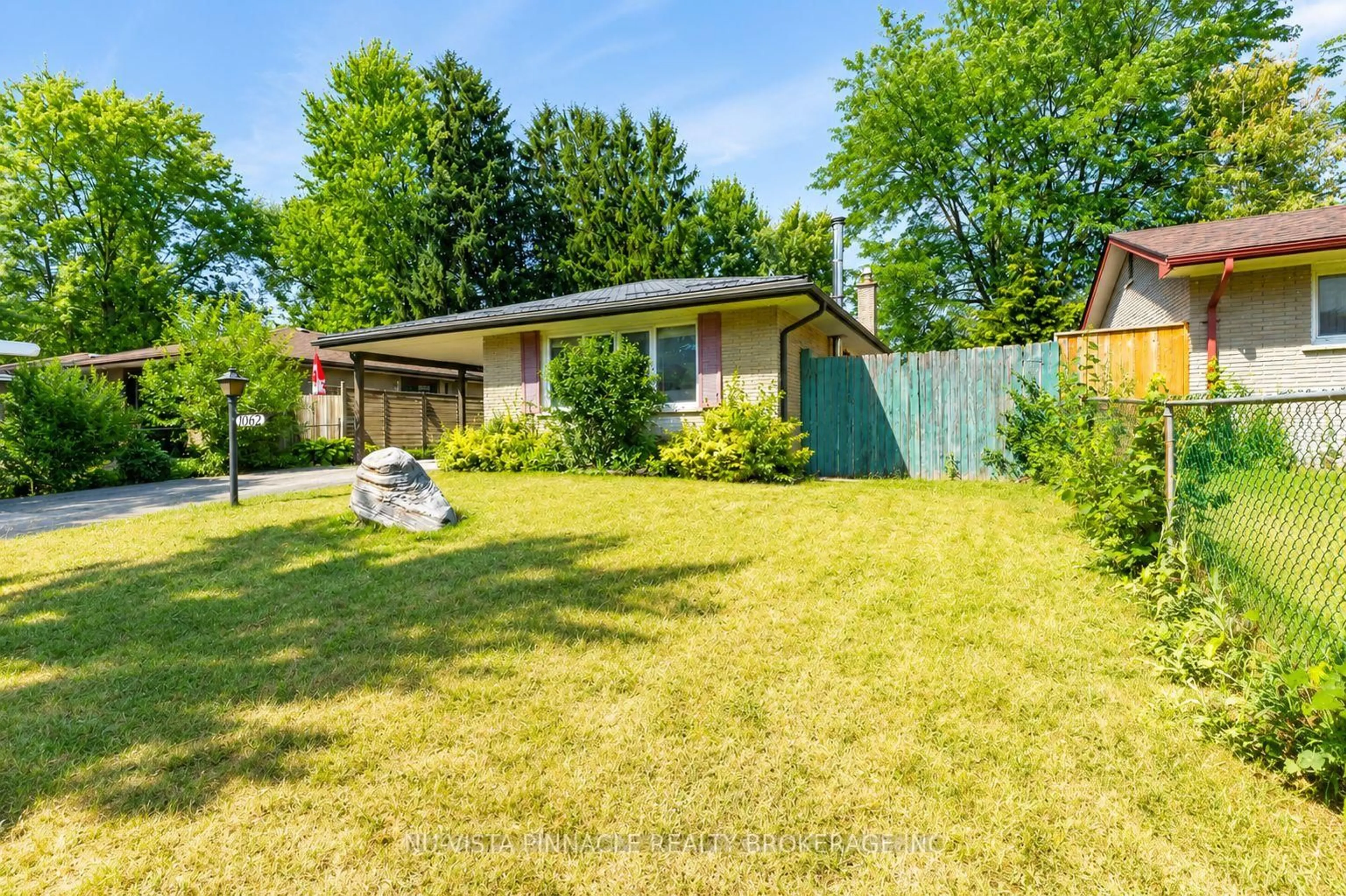 Unknown for 1062 Apache Rd, London East Ontario N5V 2W3