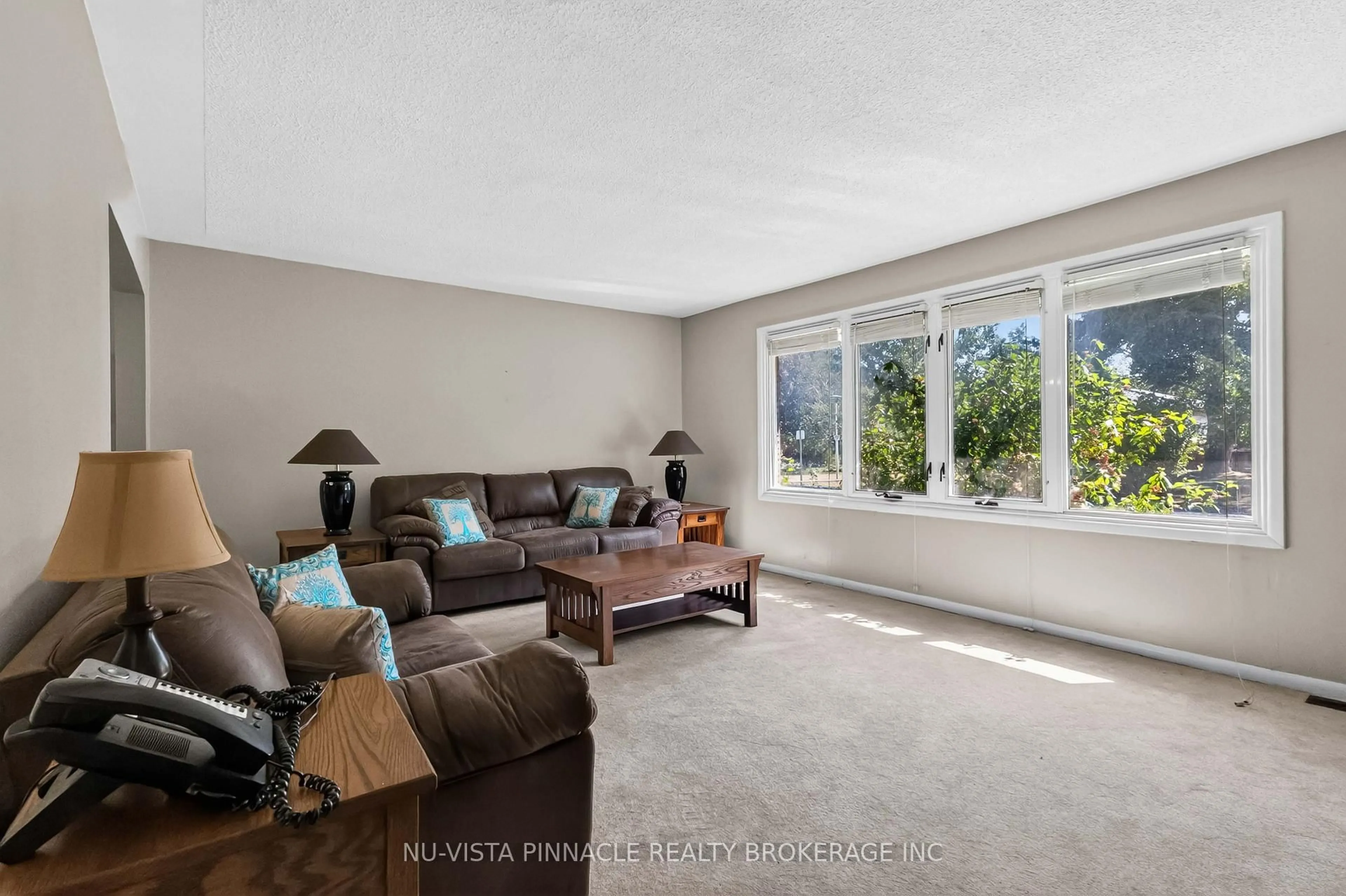 Living room with furniture, unknown for 1062 Apache Rd, London East Ontario N5V 2W3