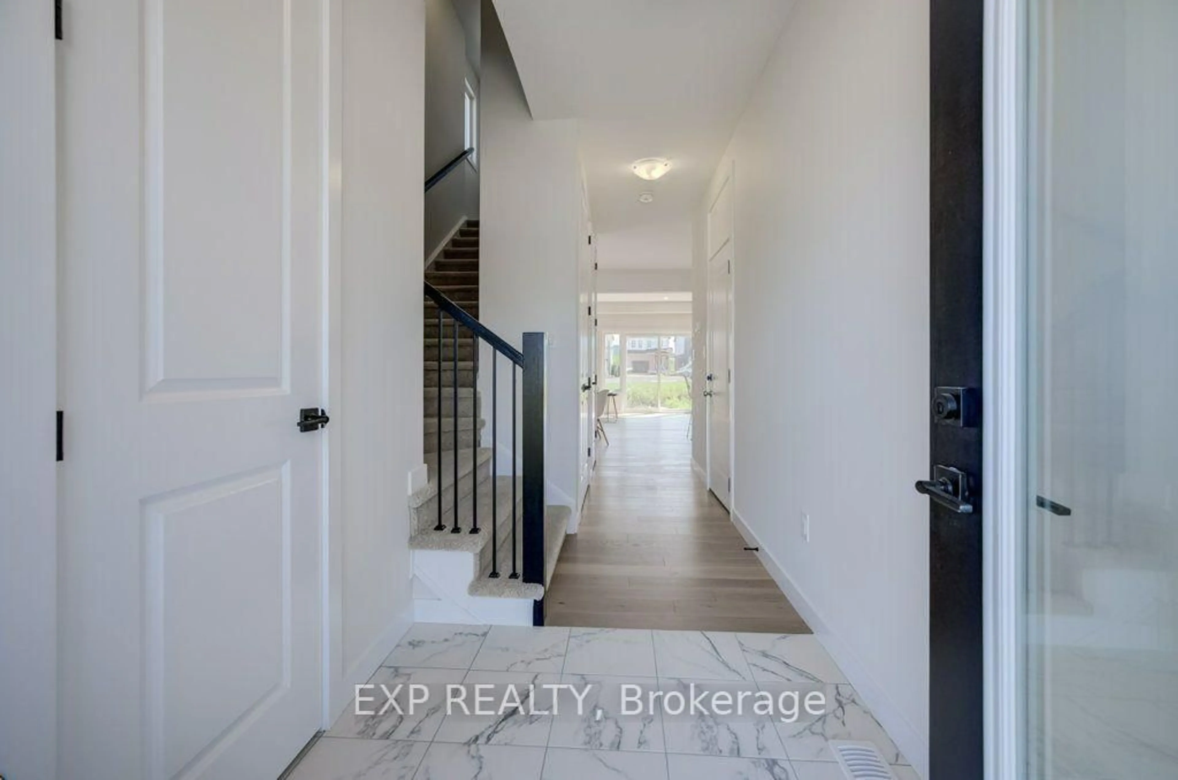 Indoor entryway for 1928 Dunkirk Ave, Woodstock Ontario N4T 0L7
