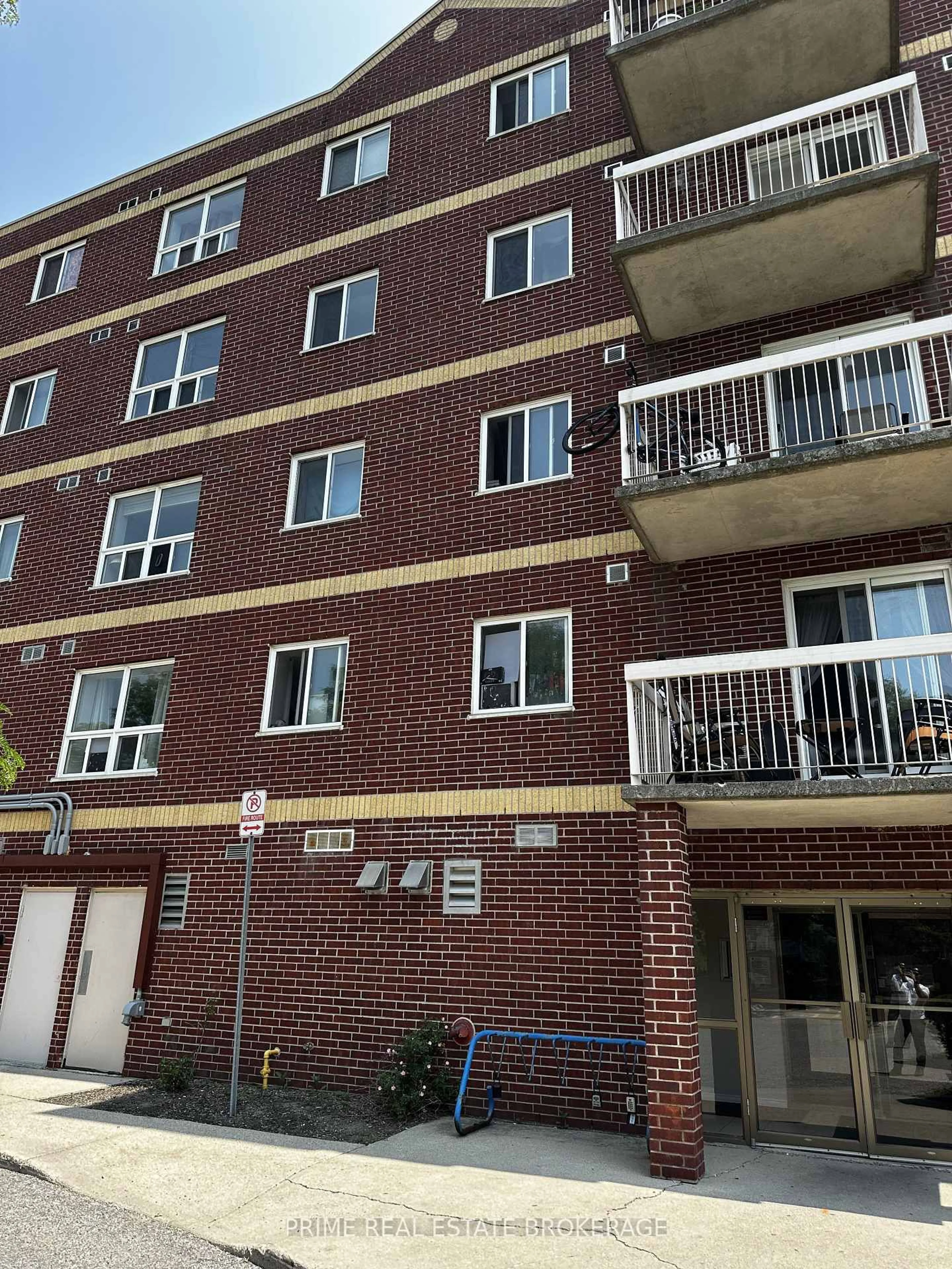 Unknown for 626 First St #204, London East Ontario N5V 2A2