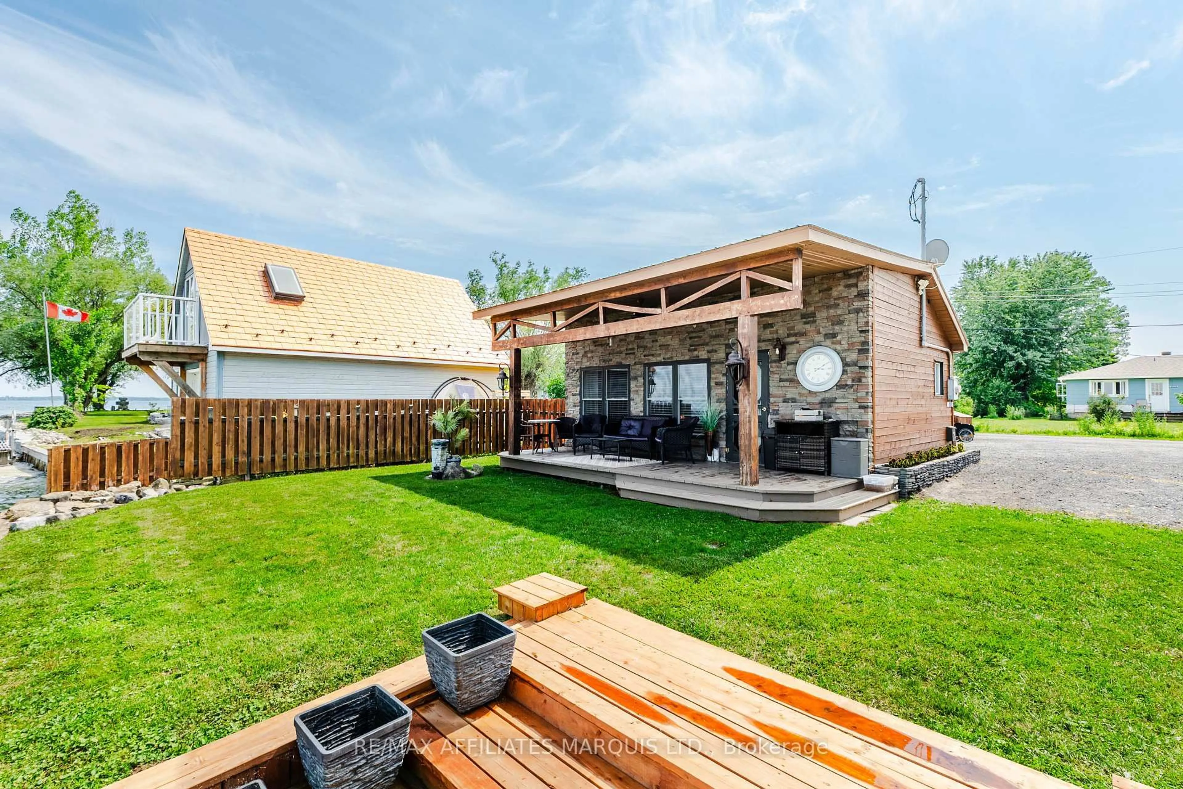 Patio, street for 6247 167th Ave, South Glengarry Ontario K0C 1E0