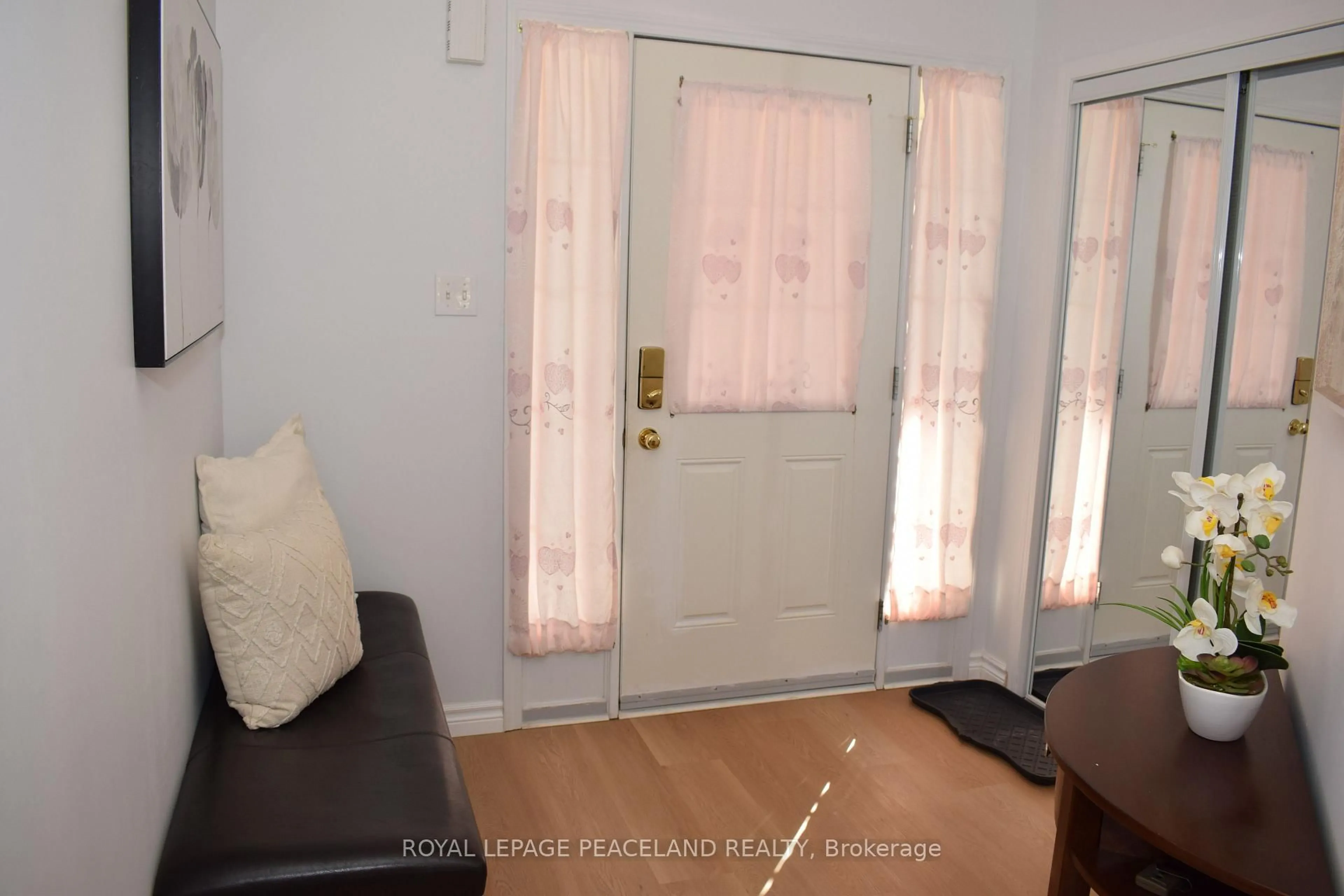 Indoor entryway for 28 Lemon Grass St, Kitchener Ontario N2N 3R5
