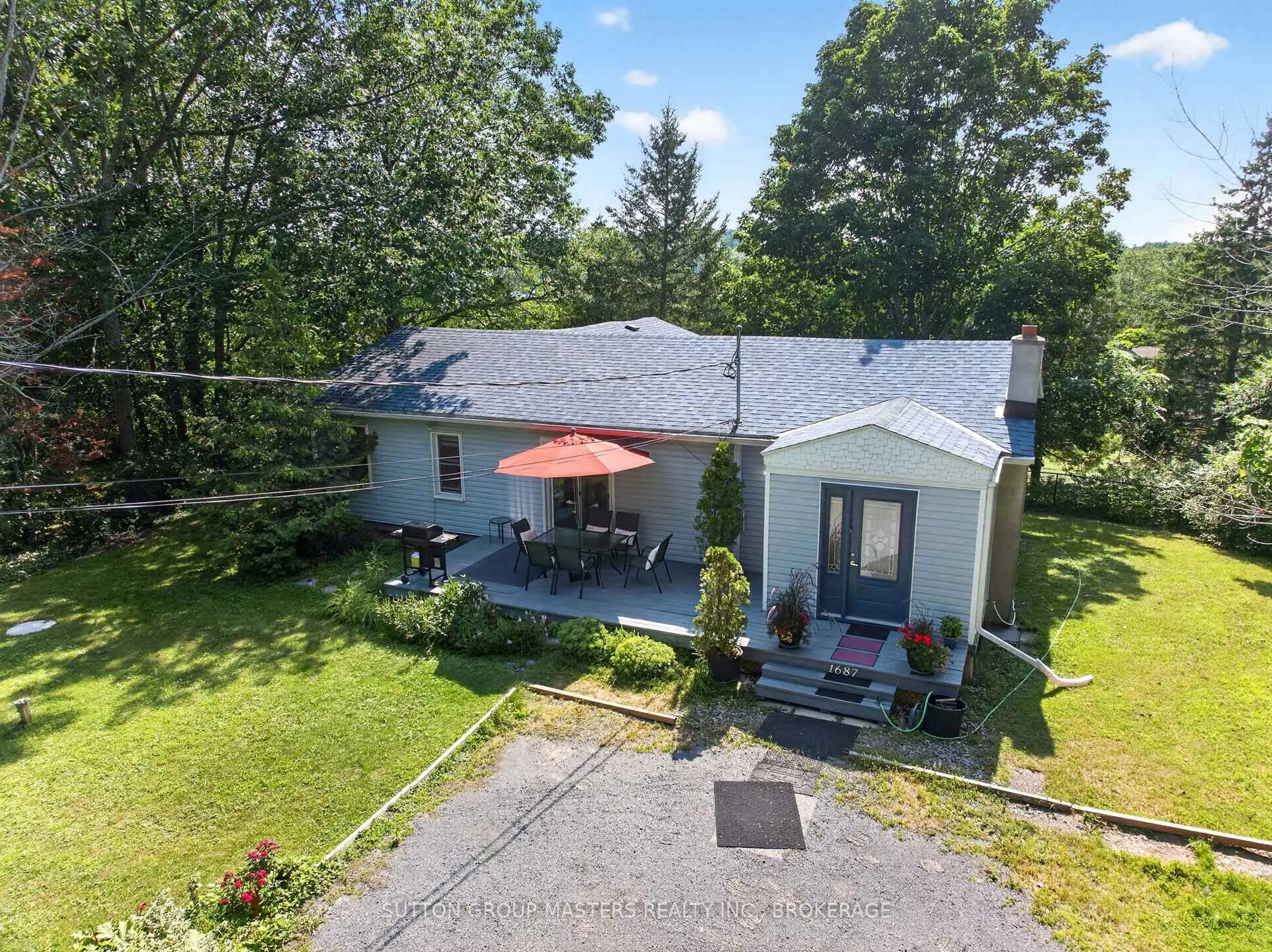 A pic from outside/outdoor area/front of a property/back of a property/a pic from drone, unknown for 1687 Harten Lane, Kingston Ontario K7L 4V1